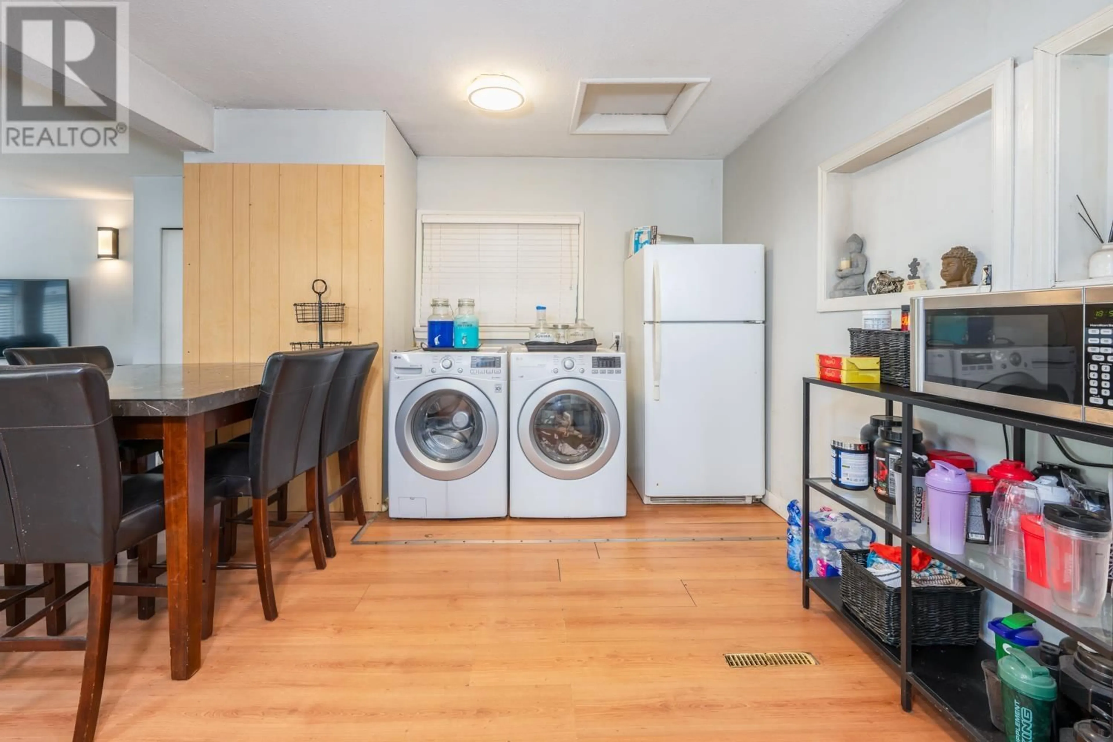 Kitchen with laundary machines, unknown for 23500 WESTMINSTER HIGHWAY, Richmond British Columbia V6V1C4
