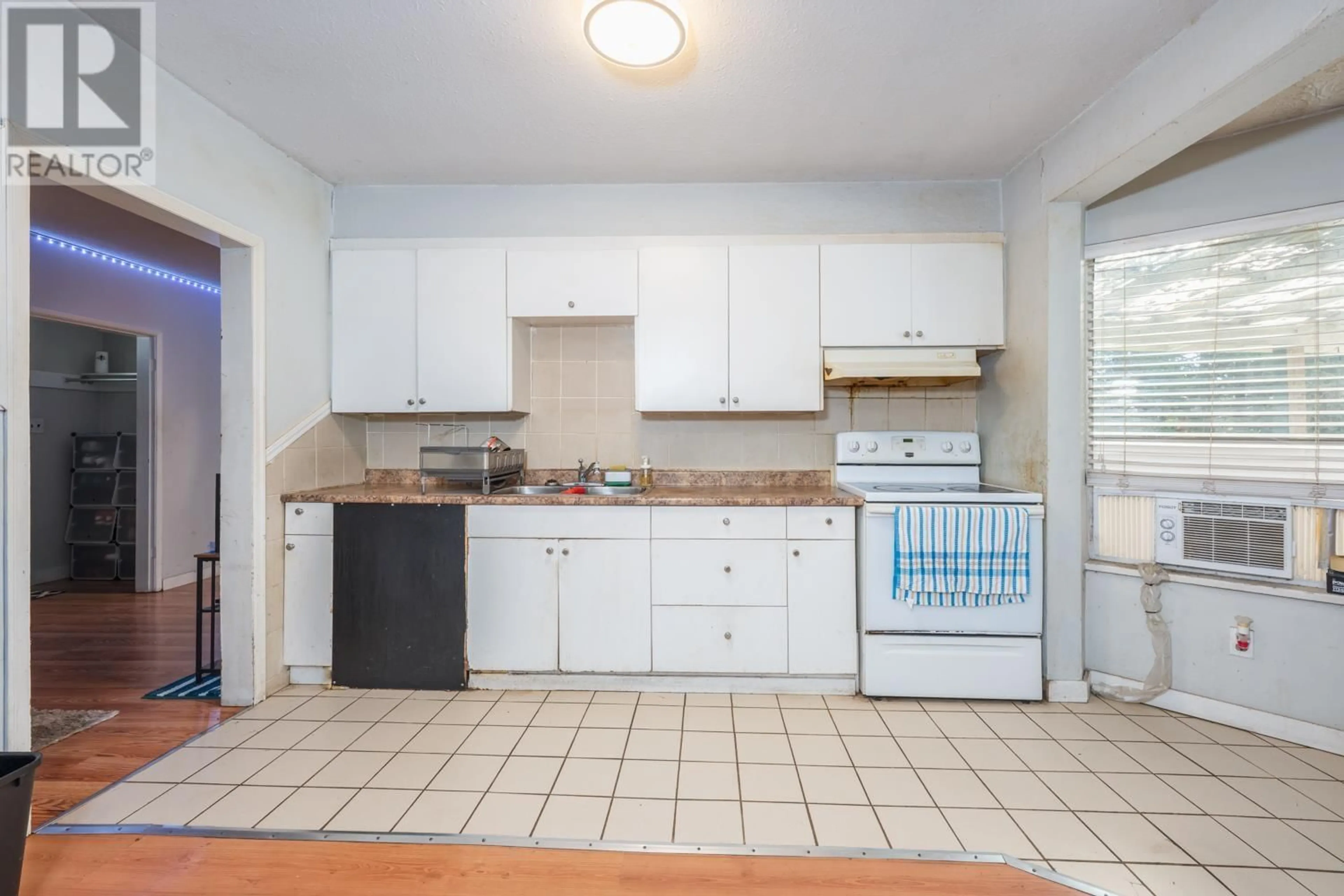 Standard kitchen, unknown for 23500 WESTMINSTER HIGHWAY, Richmond British Columbia V6V1C4