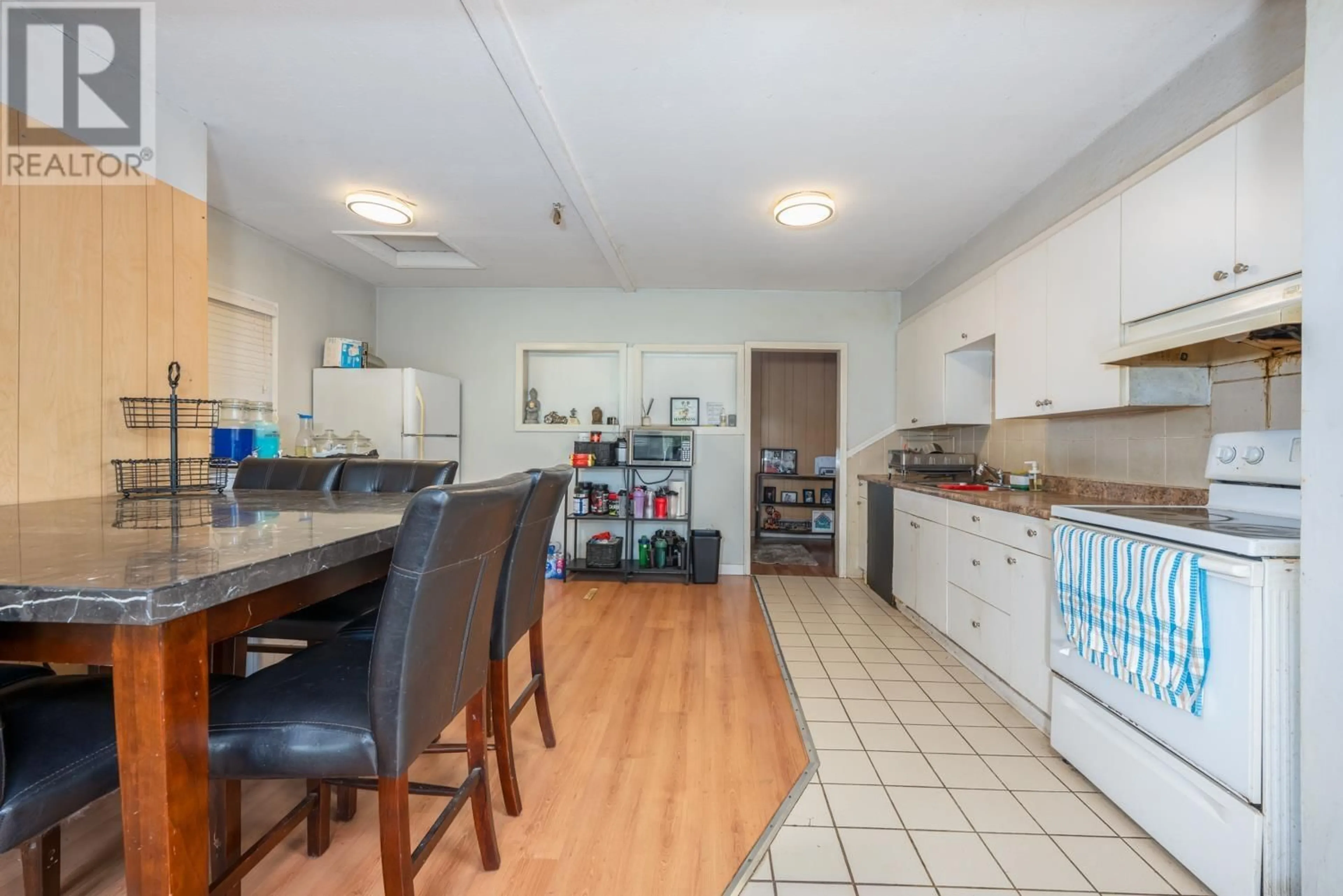 Standard kitchen, unknown for 23500 WESTMINSTER HIGHWAY, Richmond British Columbia V6V1C4