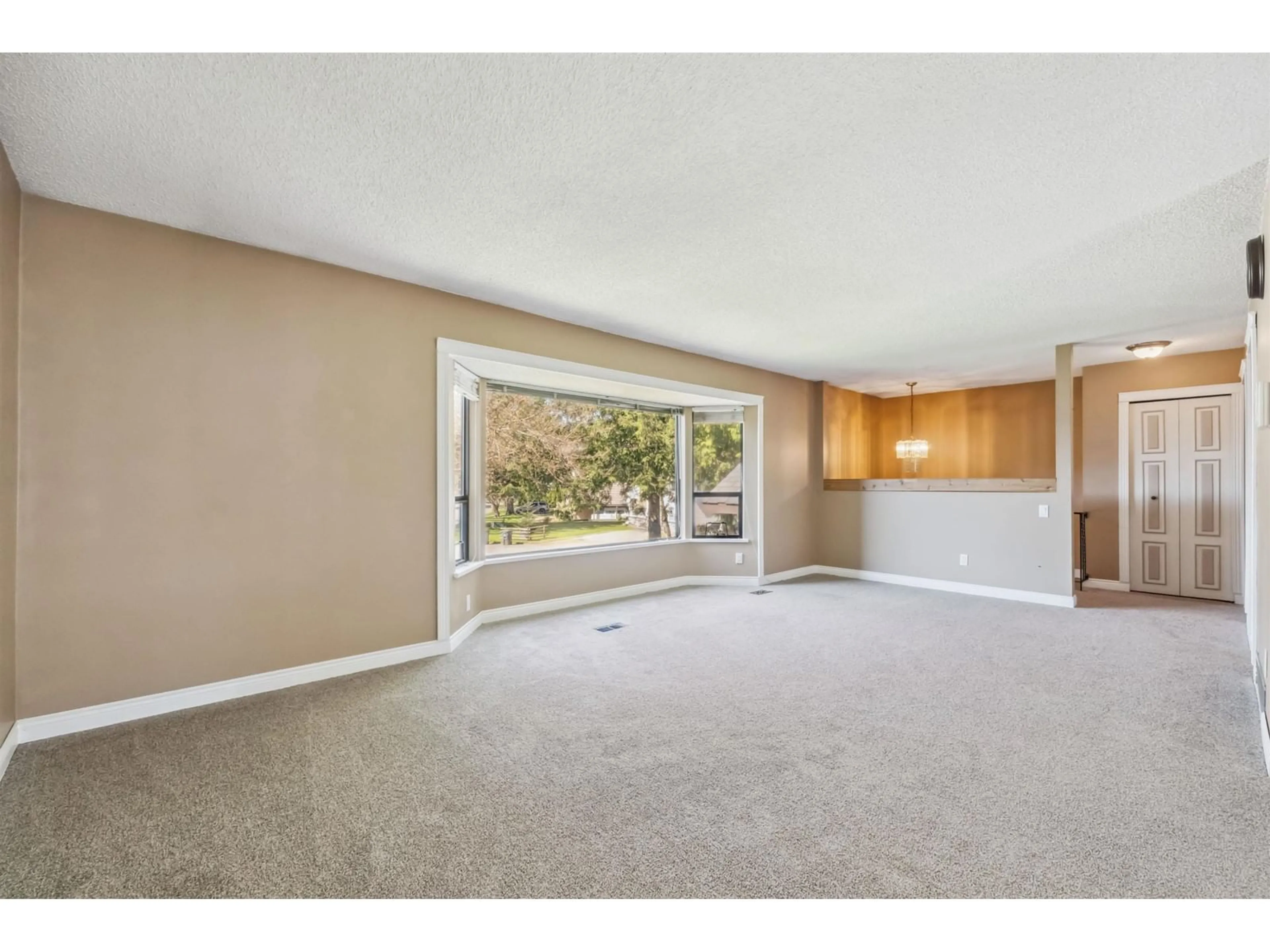 A pic of a room for 18329 HUNTER, Surrey British Columbia V3S5C6