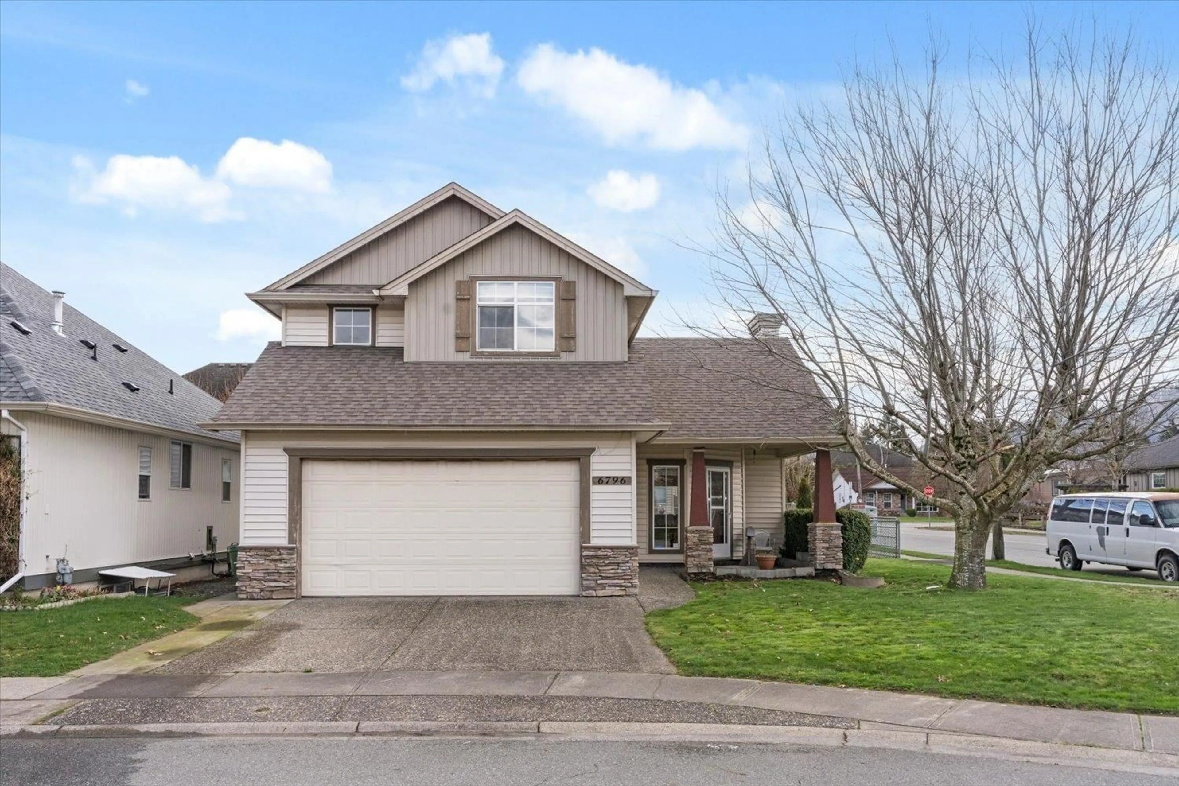 Home with vinyl exterior material, street for 6796 SHEFFIELD WAY, Chilliwack British Columbia V2R5T1