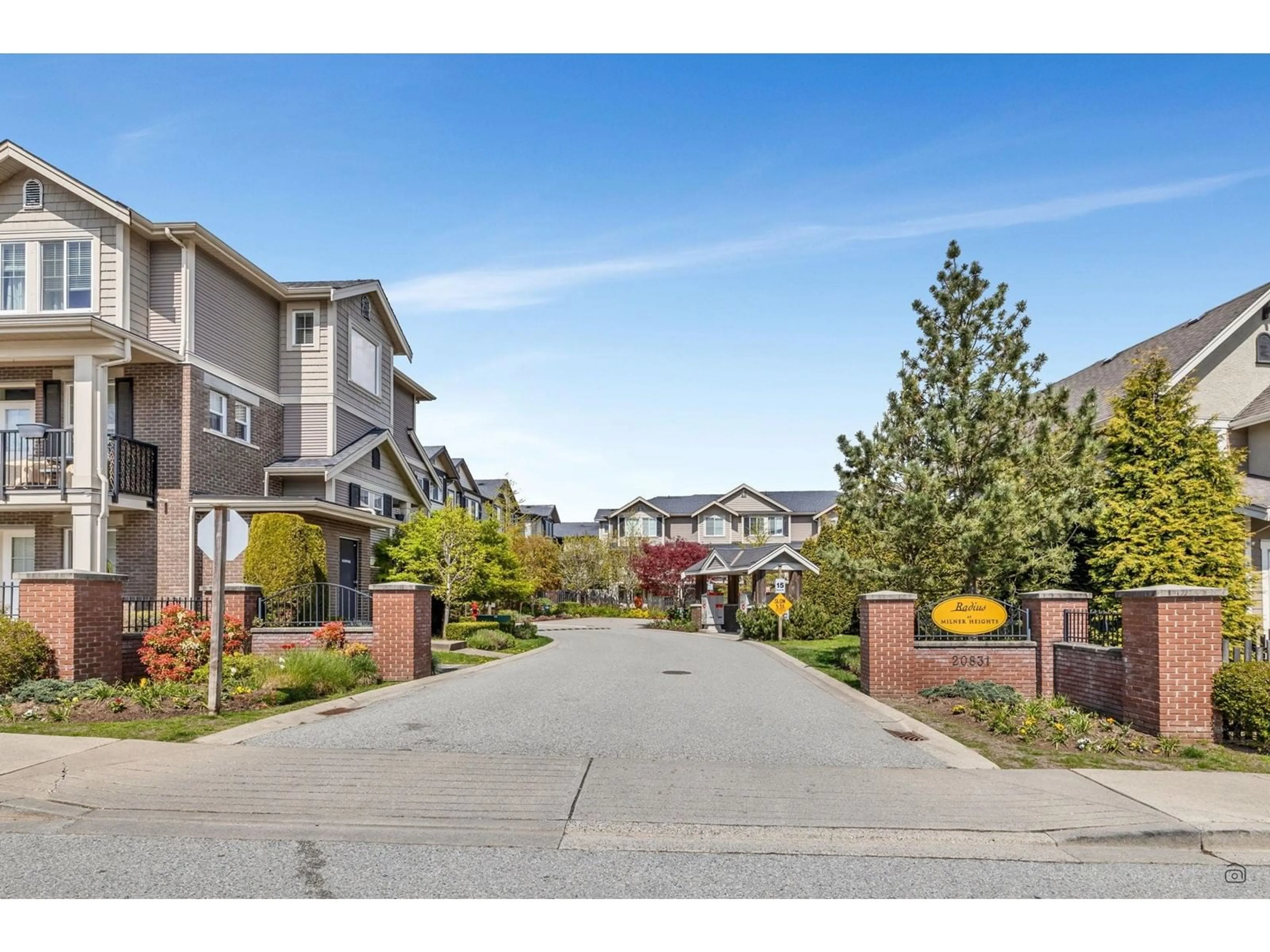 A pic from outside/outdoor area/front of a property/back of a property/a pic from drone, mountain view for 9 - 20831 70, Langley British Columbia V2Y0H1