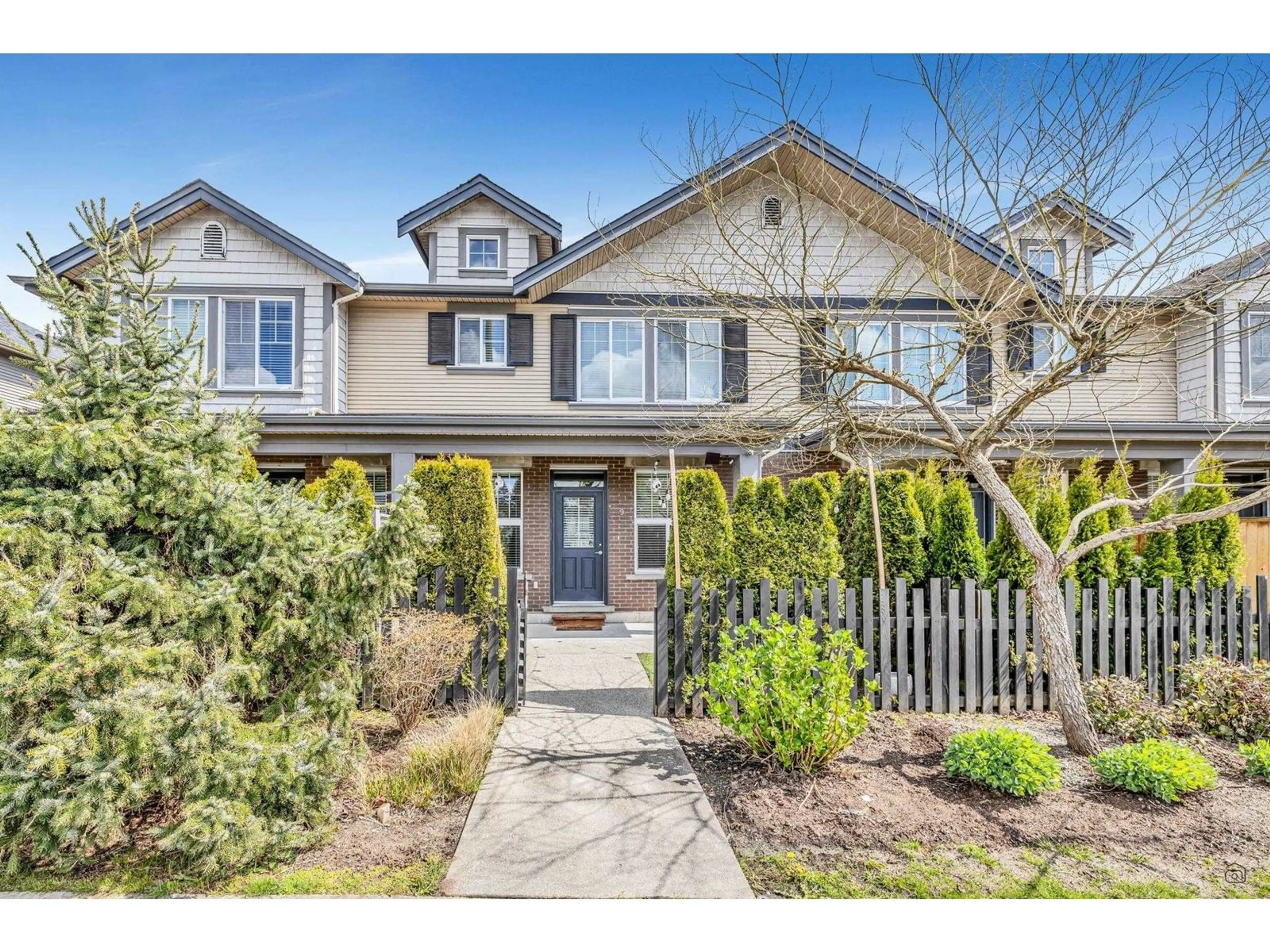 Unknown for 9 - 20831 70, Langley British Columbia V2Y0H1