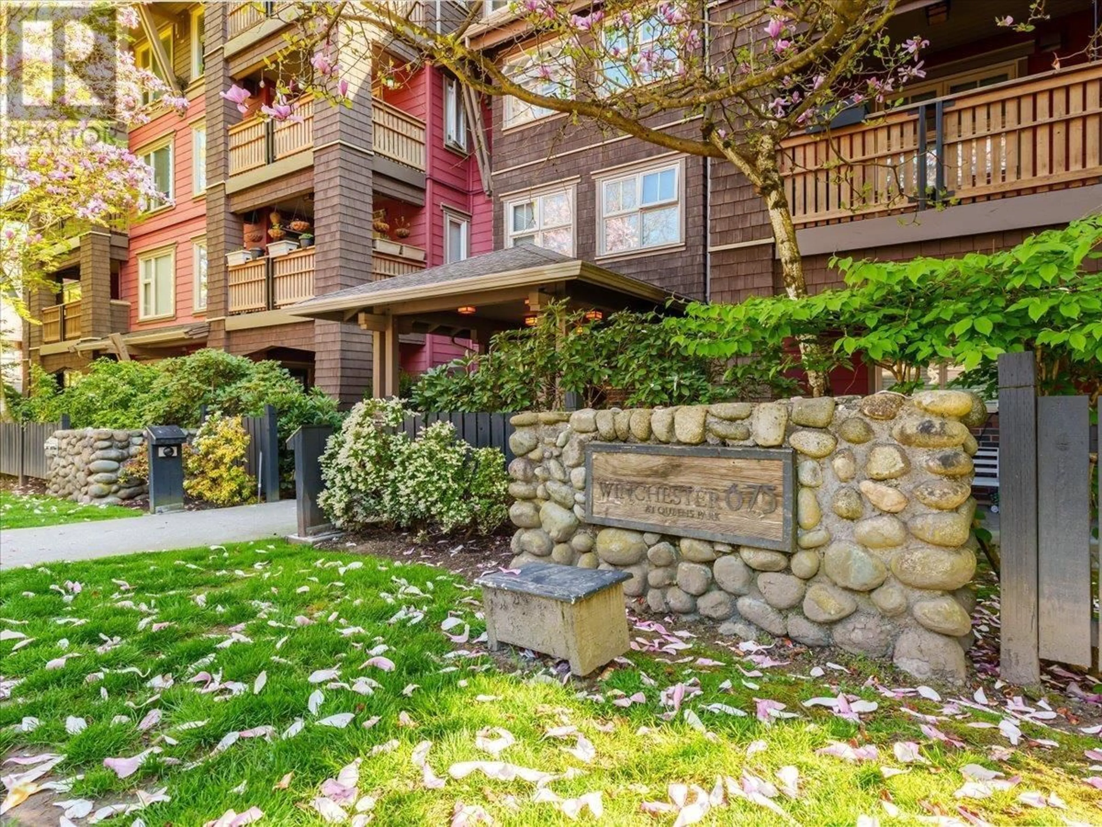 Patio, unknown for 107 - 675 PARK CRESCENT, New Westminster British Columbia V3L5W4