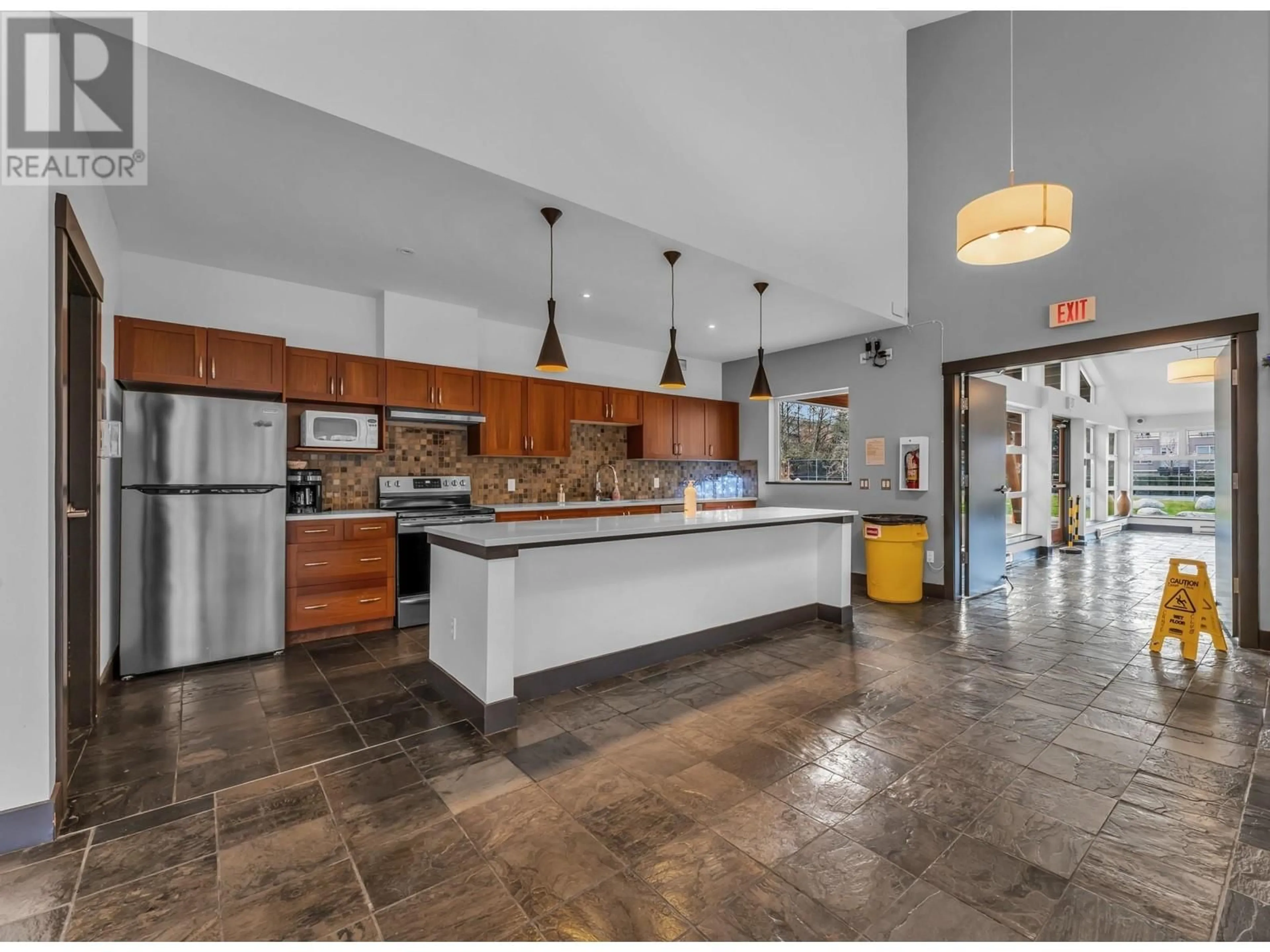 Open concept kitchen, ceramic/tile floor for 104 - 701 KLAHANIE DRIVE, Port Moody British Columbia V3H5L6