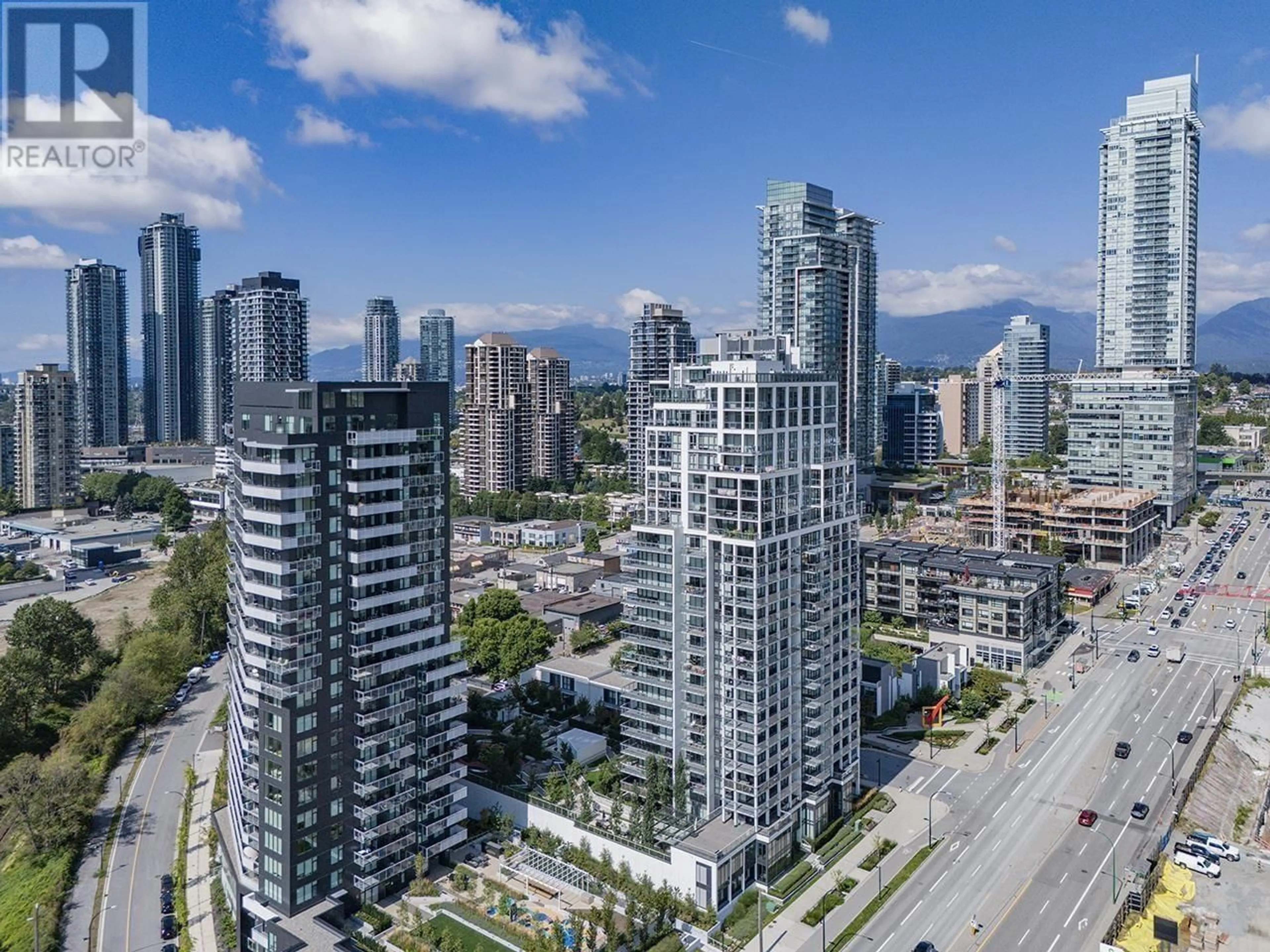 A pic from outside/outdoor area/front of a property/back of a property/a pic from drone, city buildings view from balcony for 705 - 4488 JUNEAU STREET, Burnaby British Columbia V5C0M4