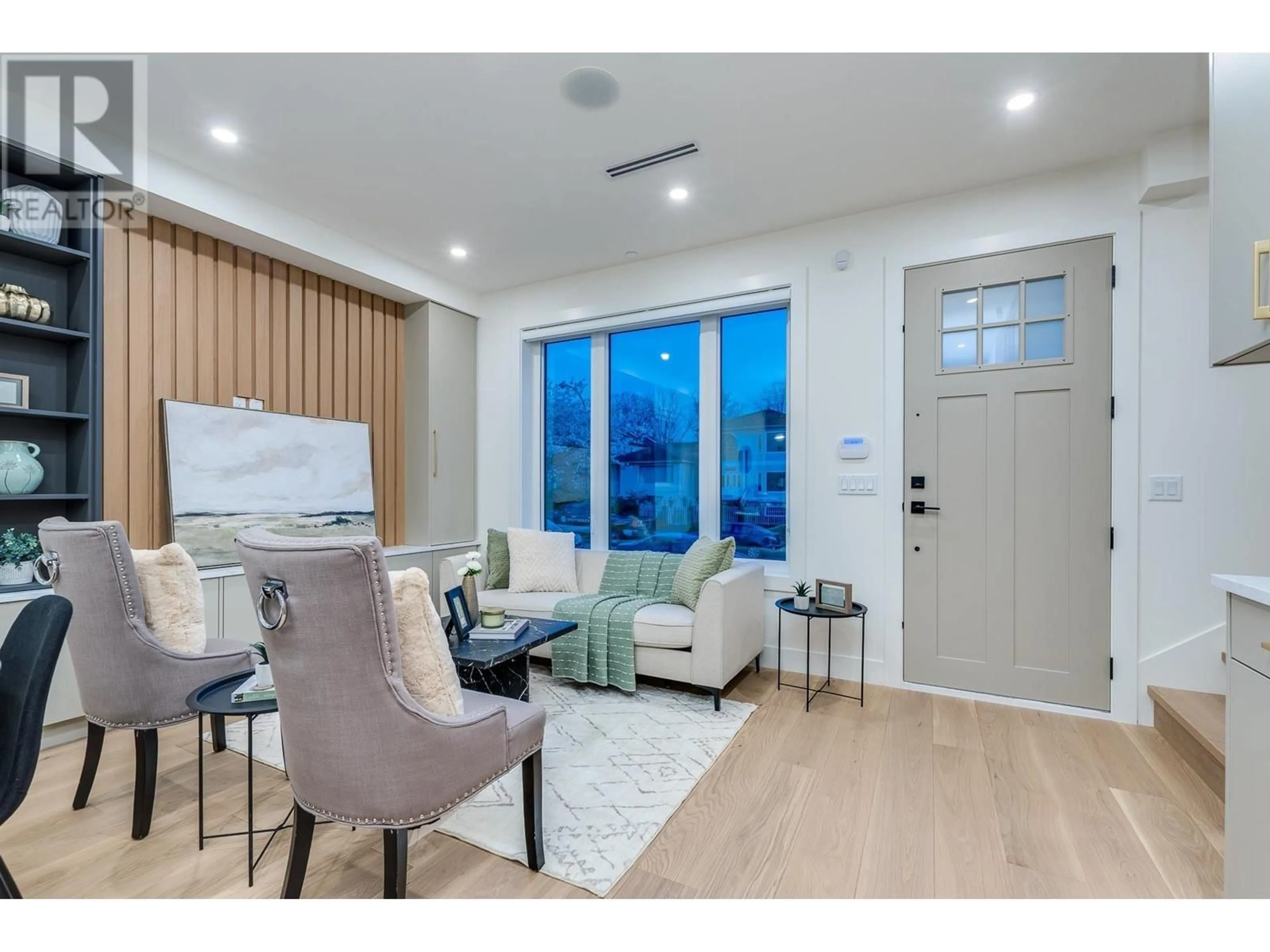 Indoor entryway for 2261 35TH AVENUE, Vancouver British Columbia V5P1C1