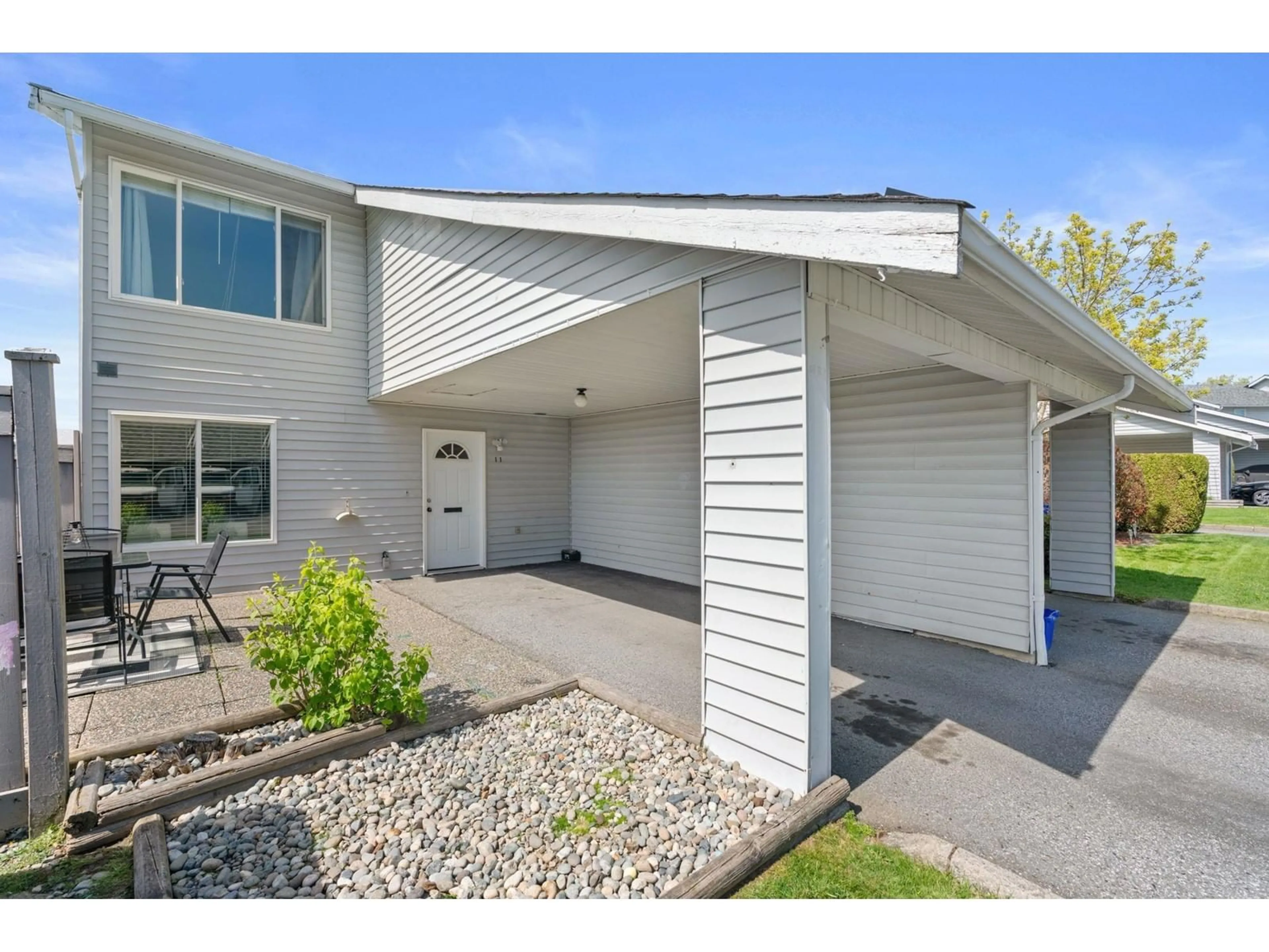 Home with vinyl exterior material, street for 11 - 26970 32, Langley British Columbia V4W3T3