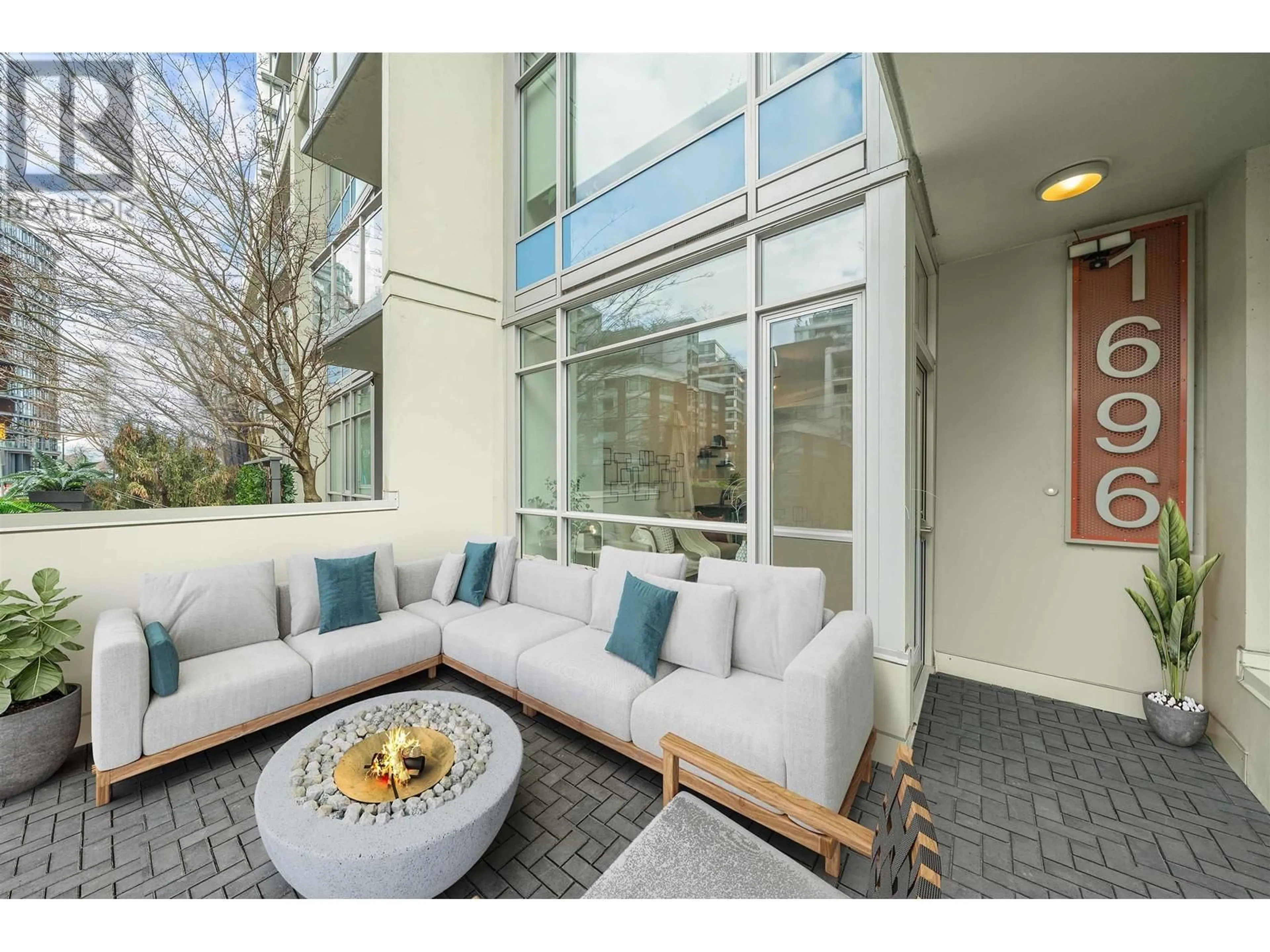Patio, street for 1696 QUEBEC STREET, Vancouver British Columbia V6A3L6