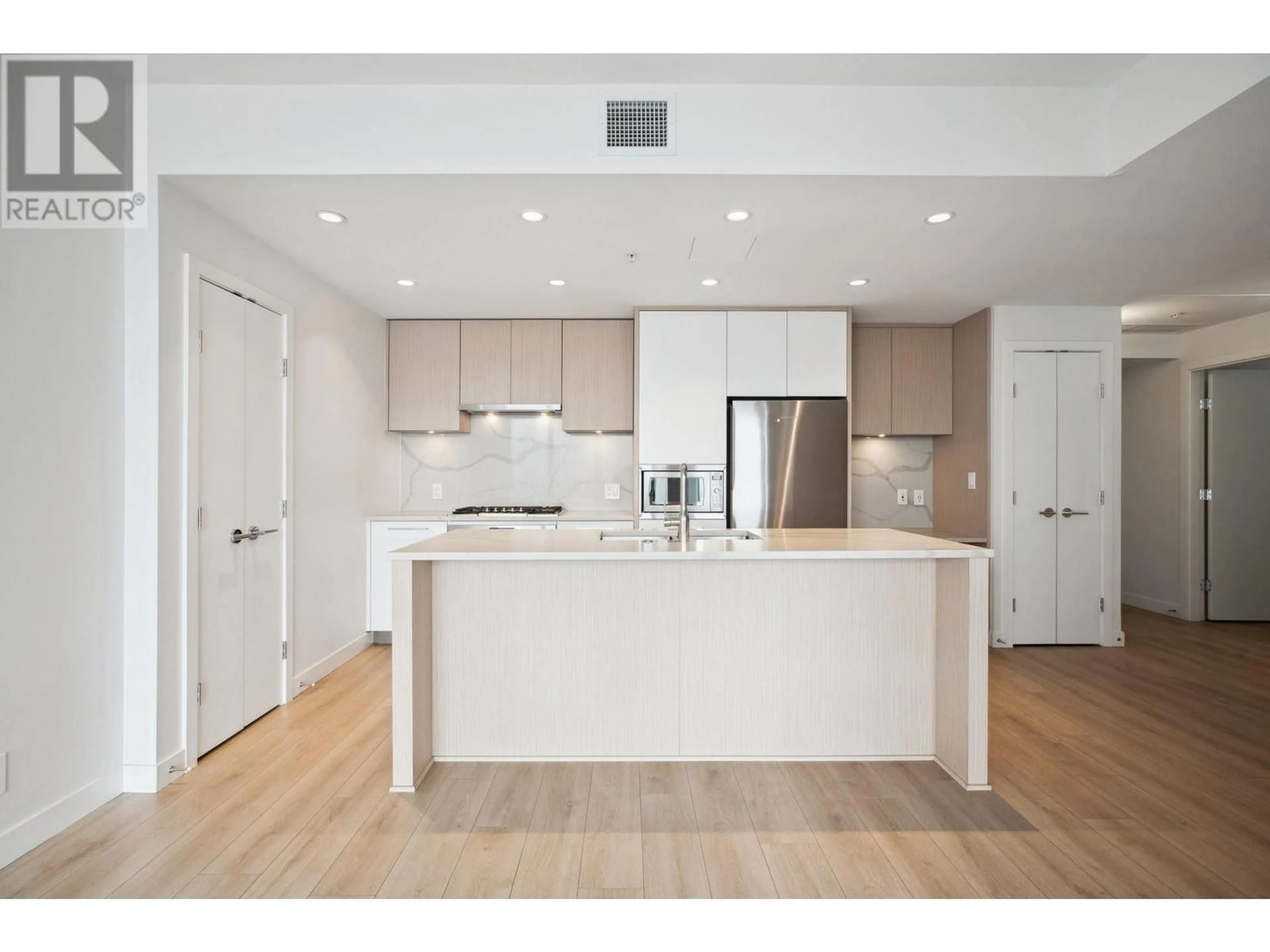 Open concept kitchen, unknown for 3804 - 567 CLARKE ROAD, Coquitlam British Columbia V3J0K7