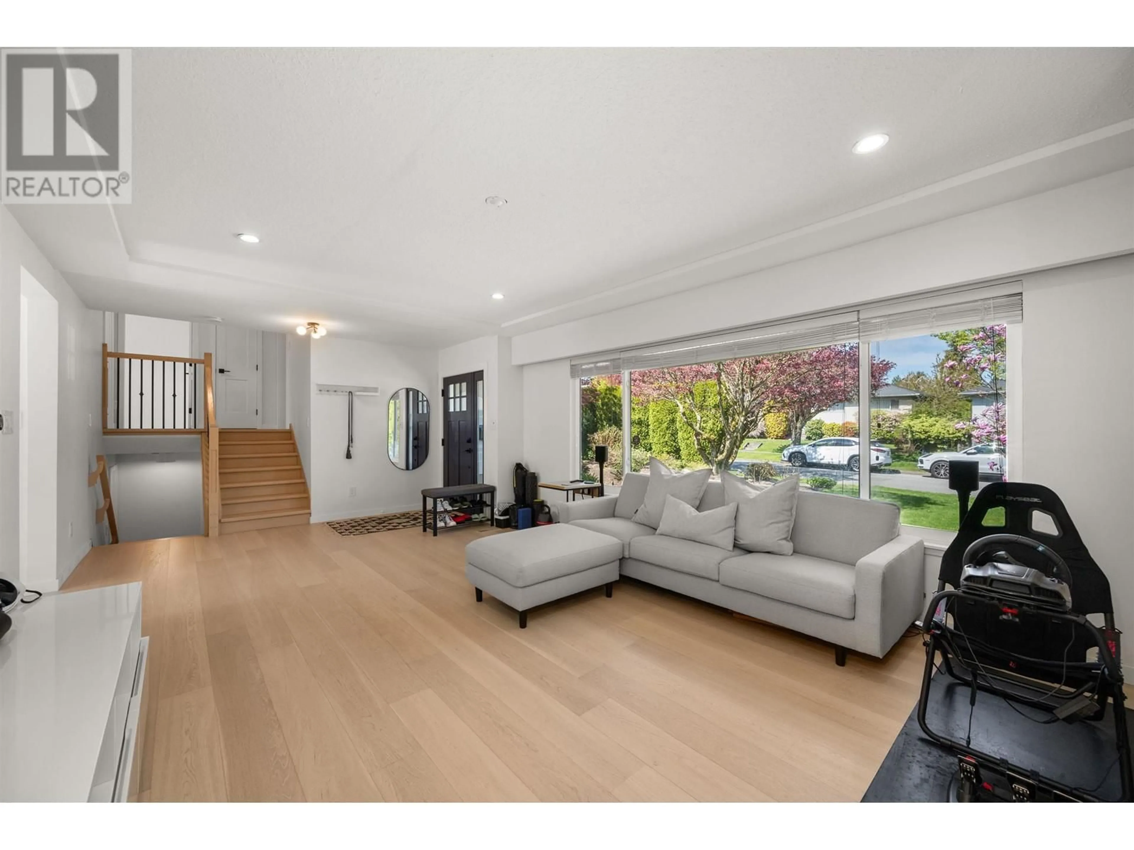 Living room with furniture, unknown for 2566 MCBAIN AVENUE, Vancouver British Columbia V6L2C6