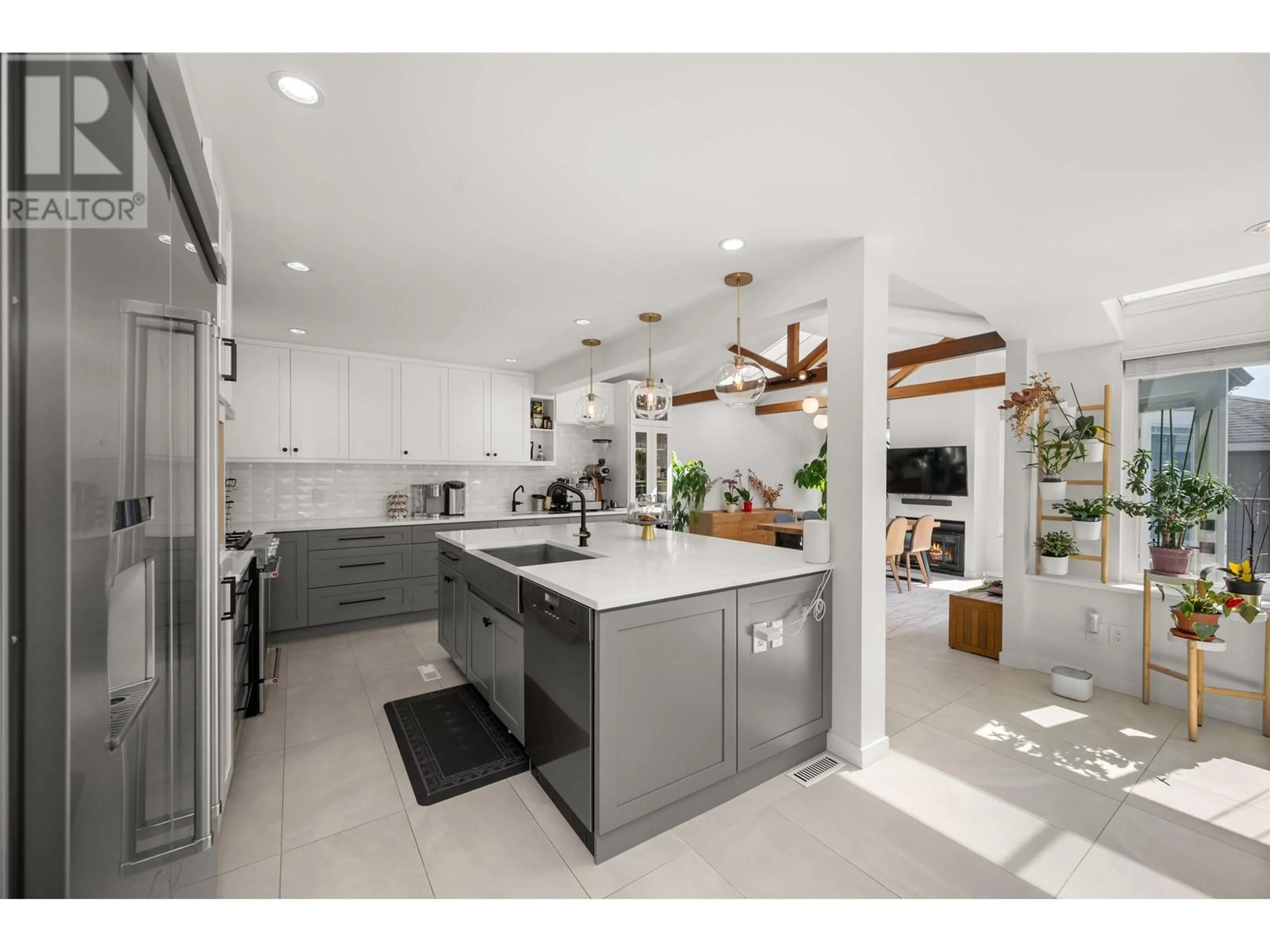 Open concept kitchen, ceramic/tile floor for 2566 MCBAIN AVENUE, Vancouver British Columbia V6L2C6