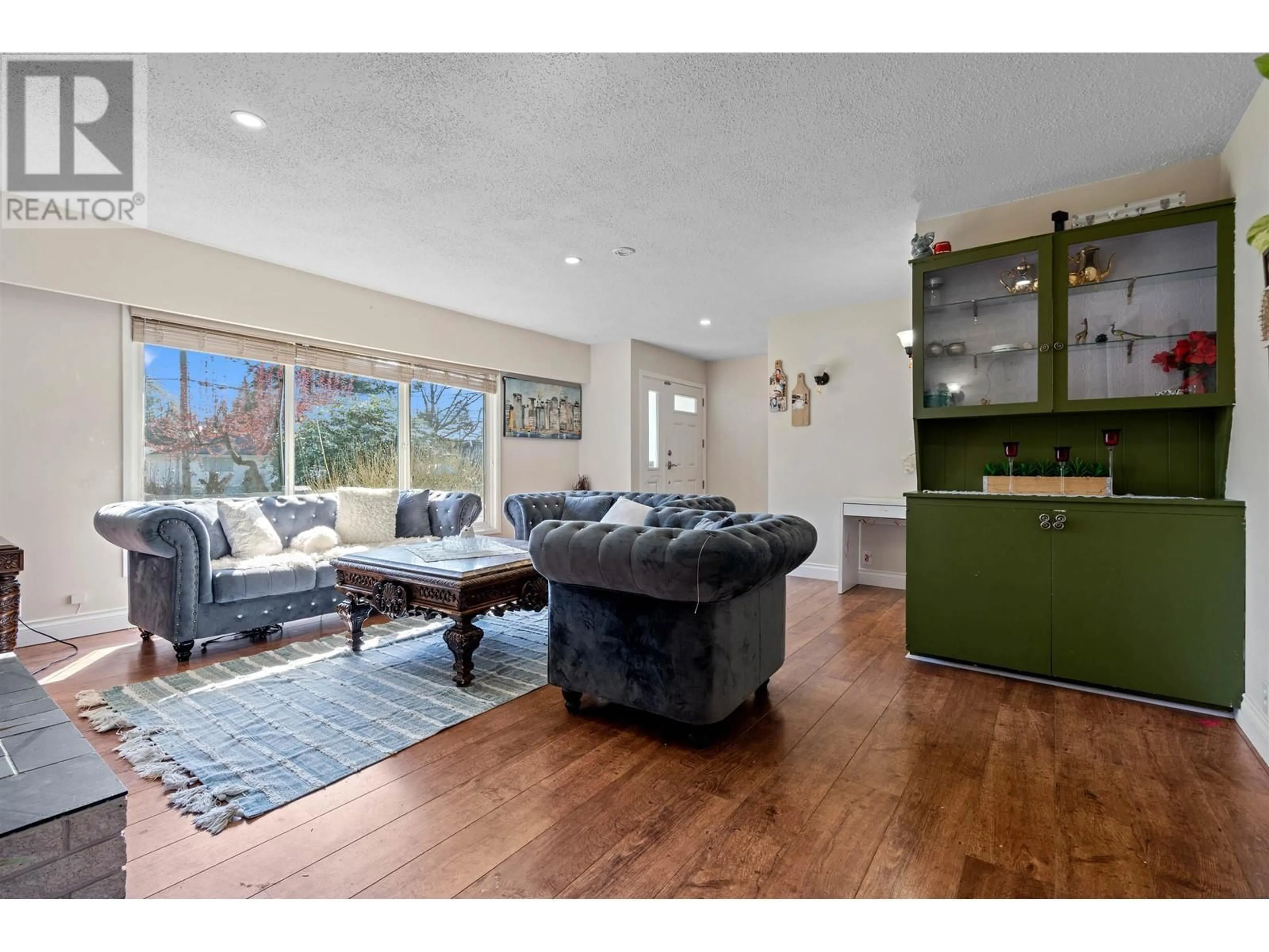Living room with furniture, unknown for 12171 221 STREET, Maple Ridge British Columbia V2X5T2