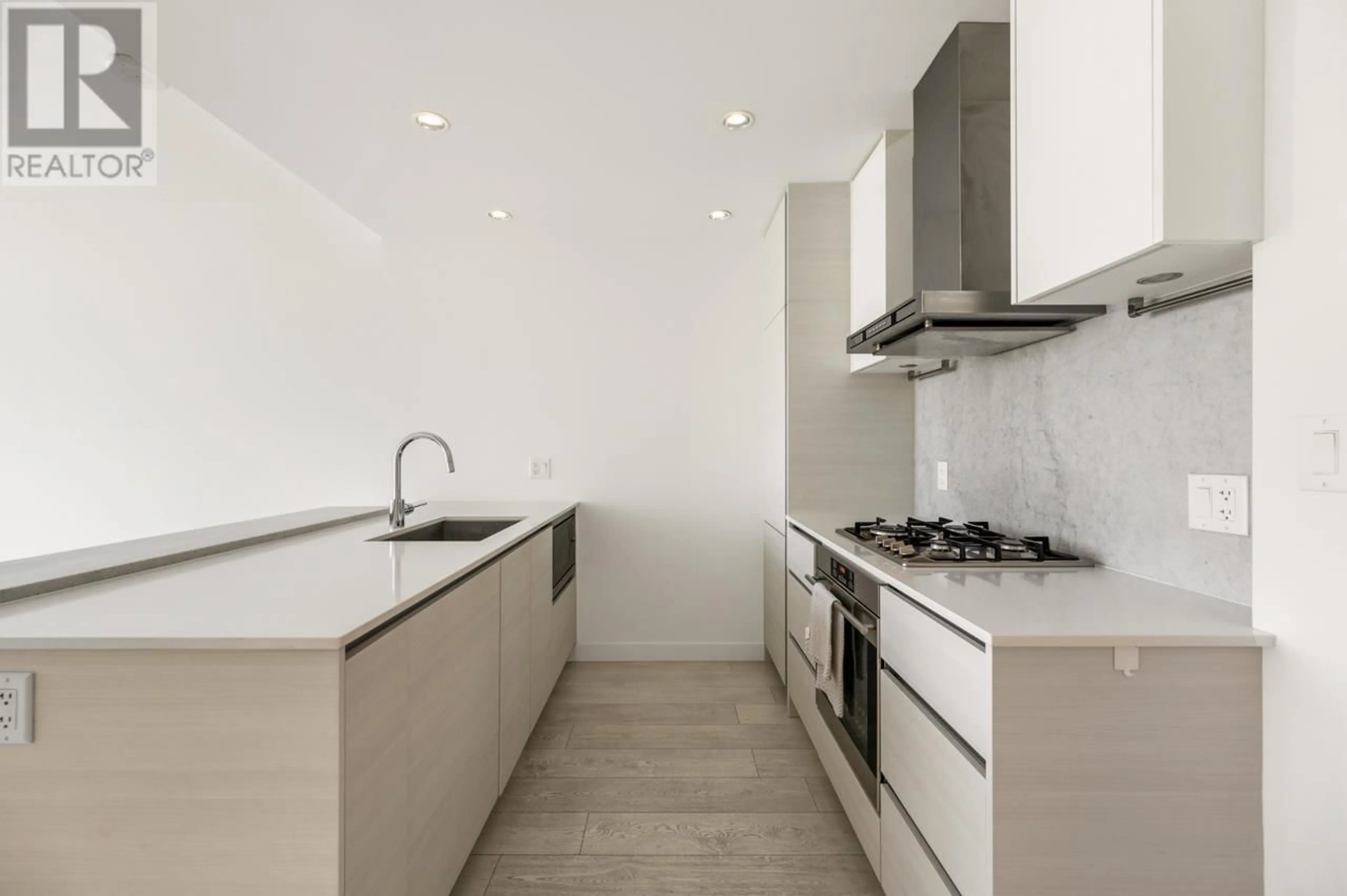 Standard kitchen, unknown for 805 - 4670 ASSEMBLY WAY, Burnaby British Columbia V5H0H3