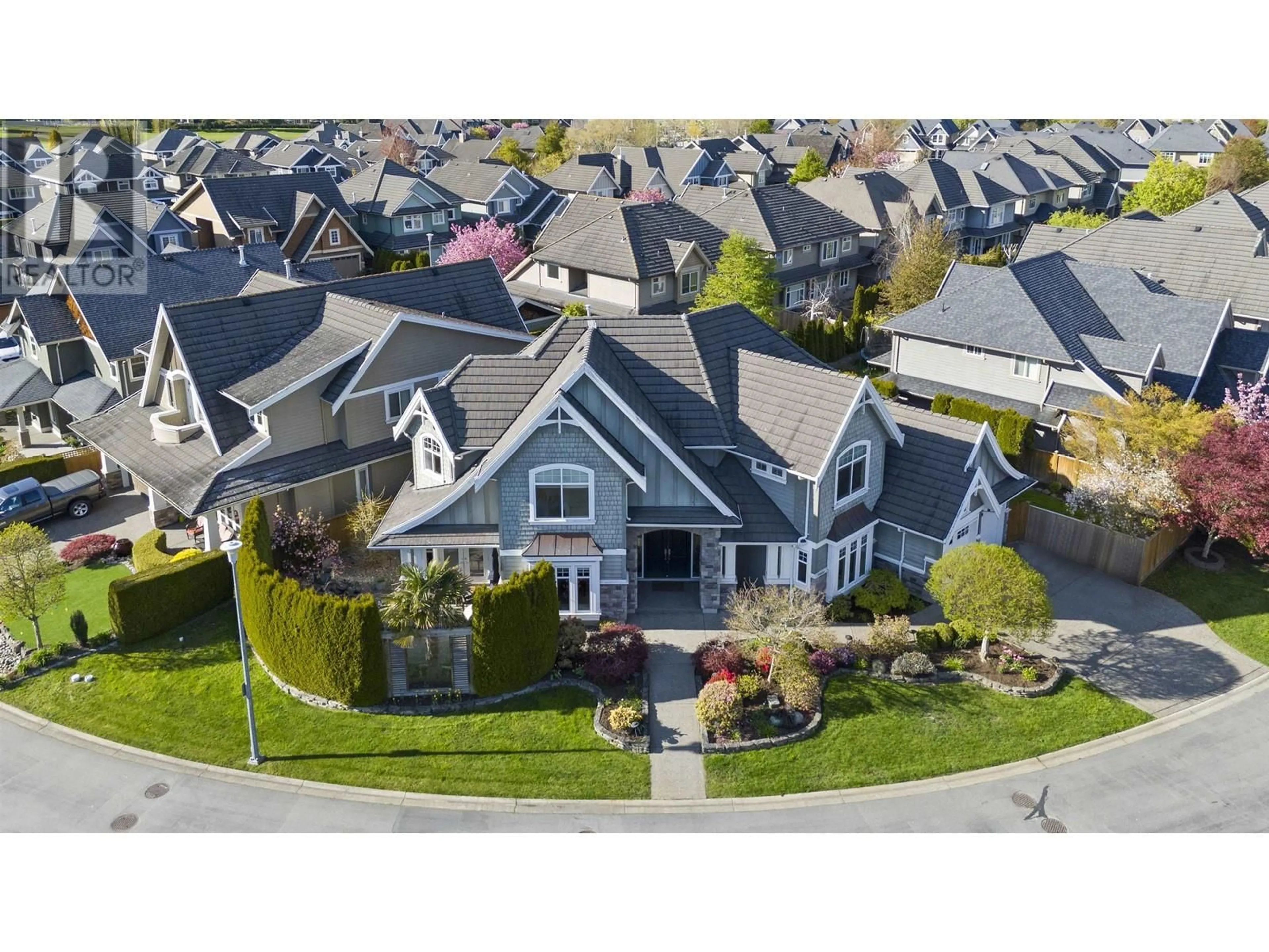 A pic from outside/outdoor area/front of a property/back of a property/a pic from drone, street for 5819 COVE REACH ROAD, Delta British Columbia V4K5G9