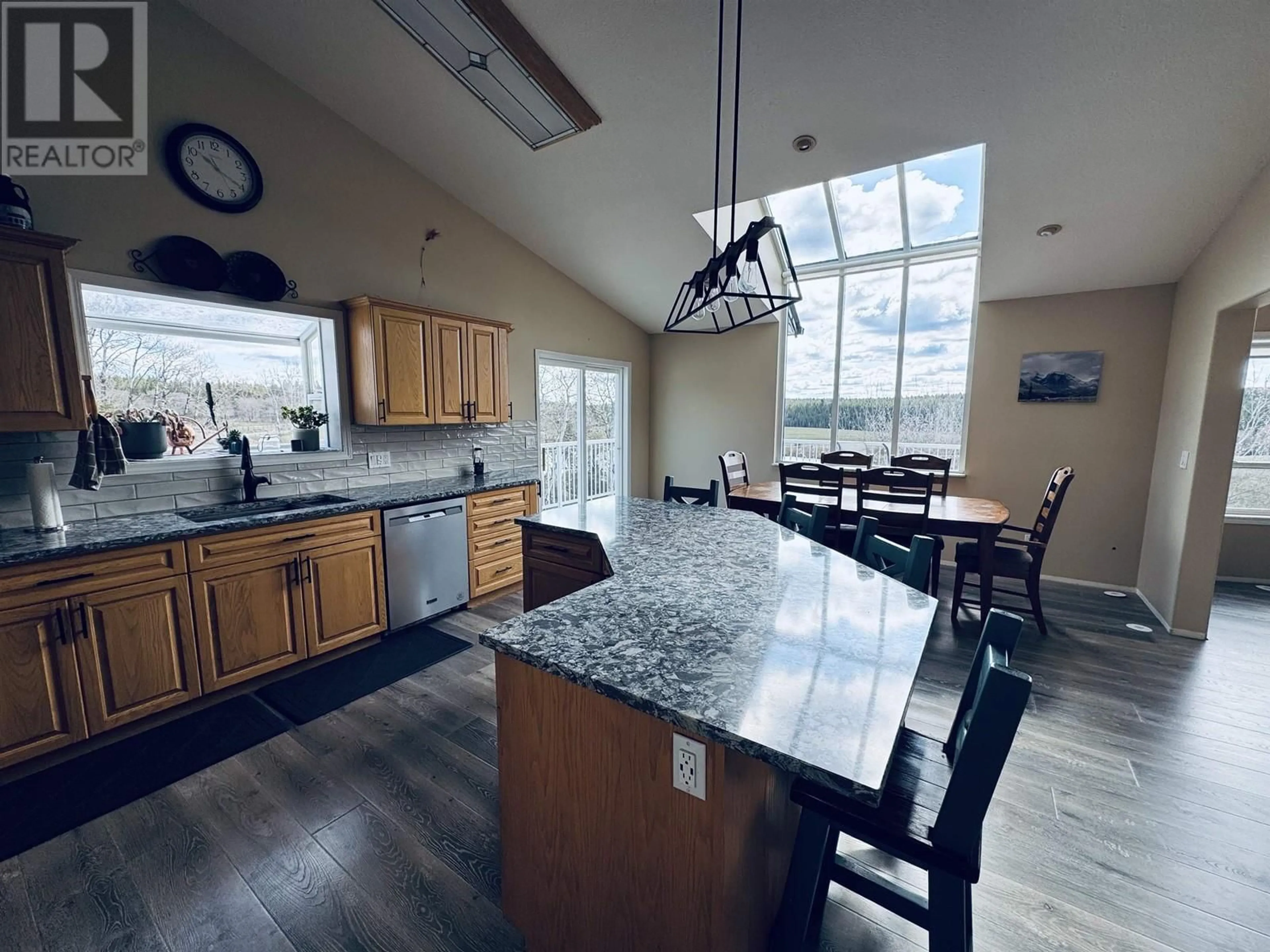Open concept kitchen, ceramic/tile floor for 977 ISNARDY ROAD, Williams Lake British Columbia V2G4W9