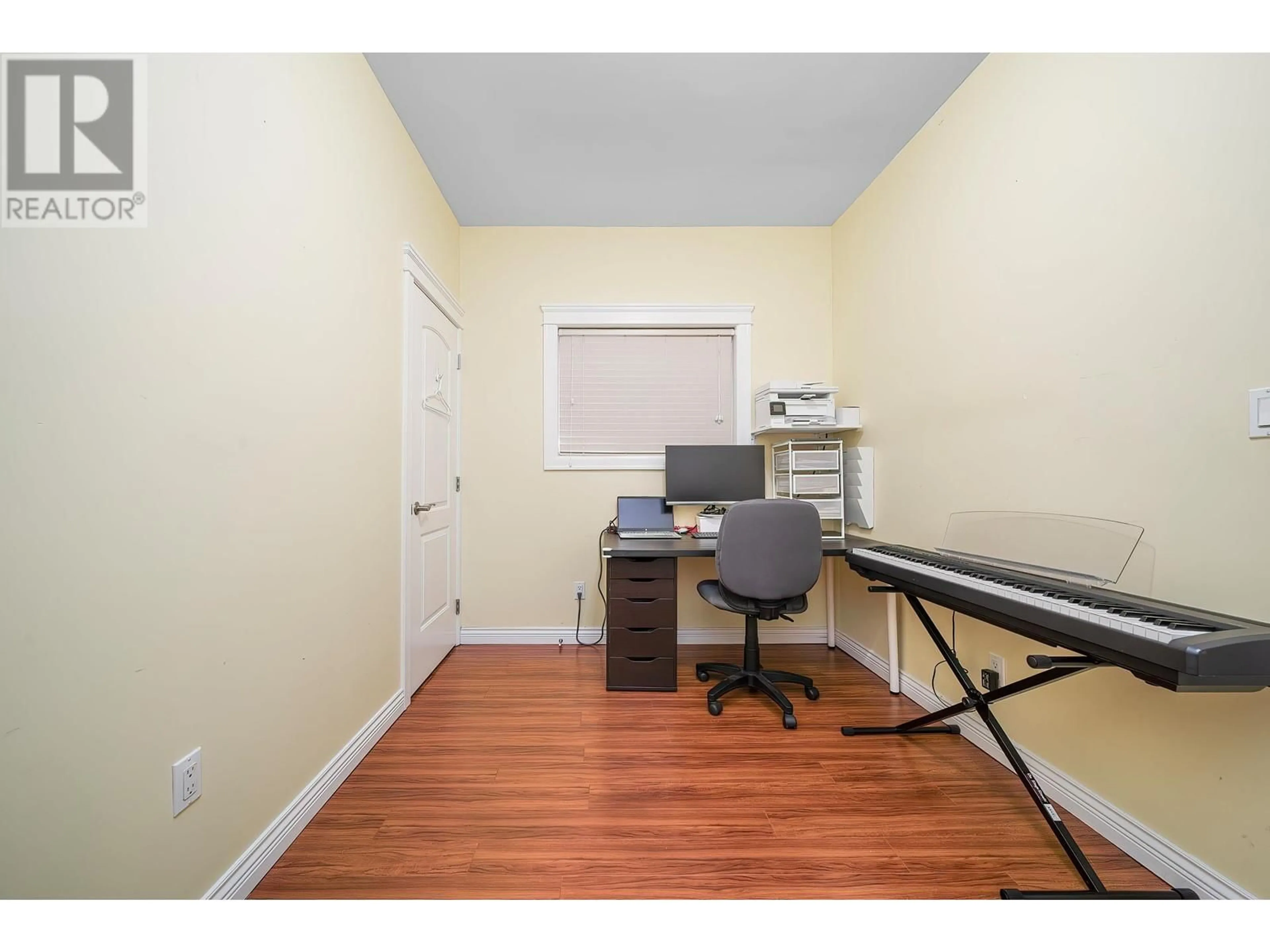 A pic of a room for 3443 PRICE STREET, Vancouver British Columbia V5R5R2