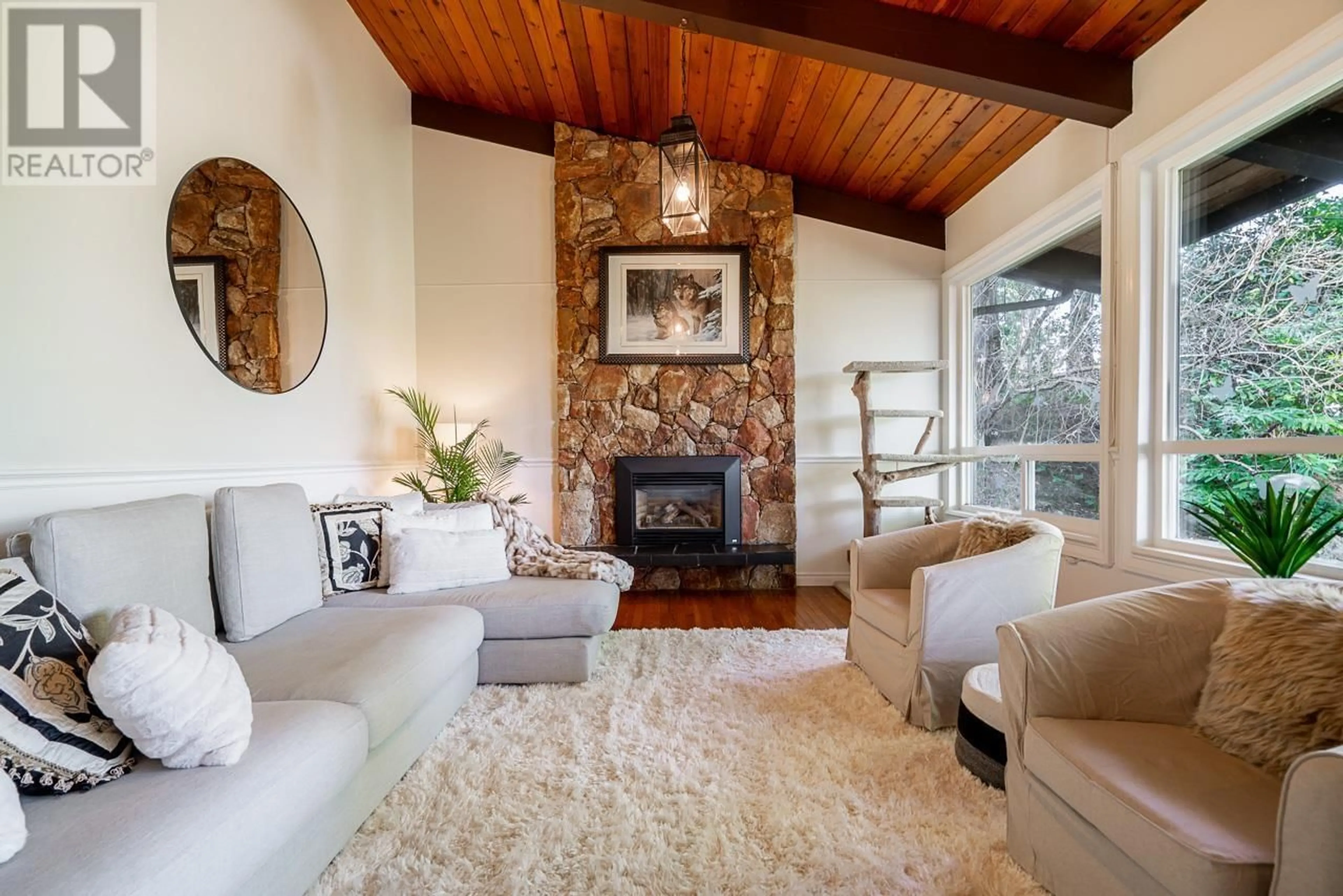 Living room with furniture, carpet floor for 3345 VIEWMOUNT DRIVE, Port Moody British Columbia V3H2L8