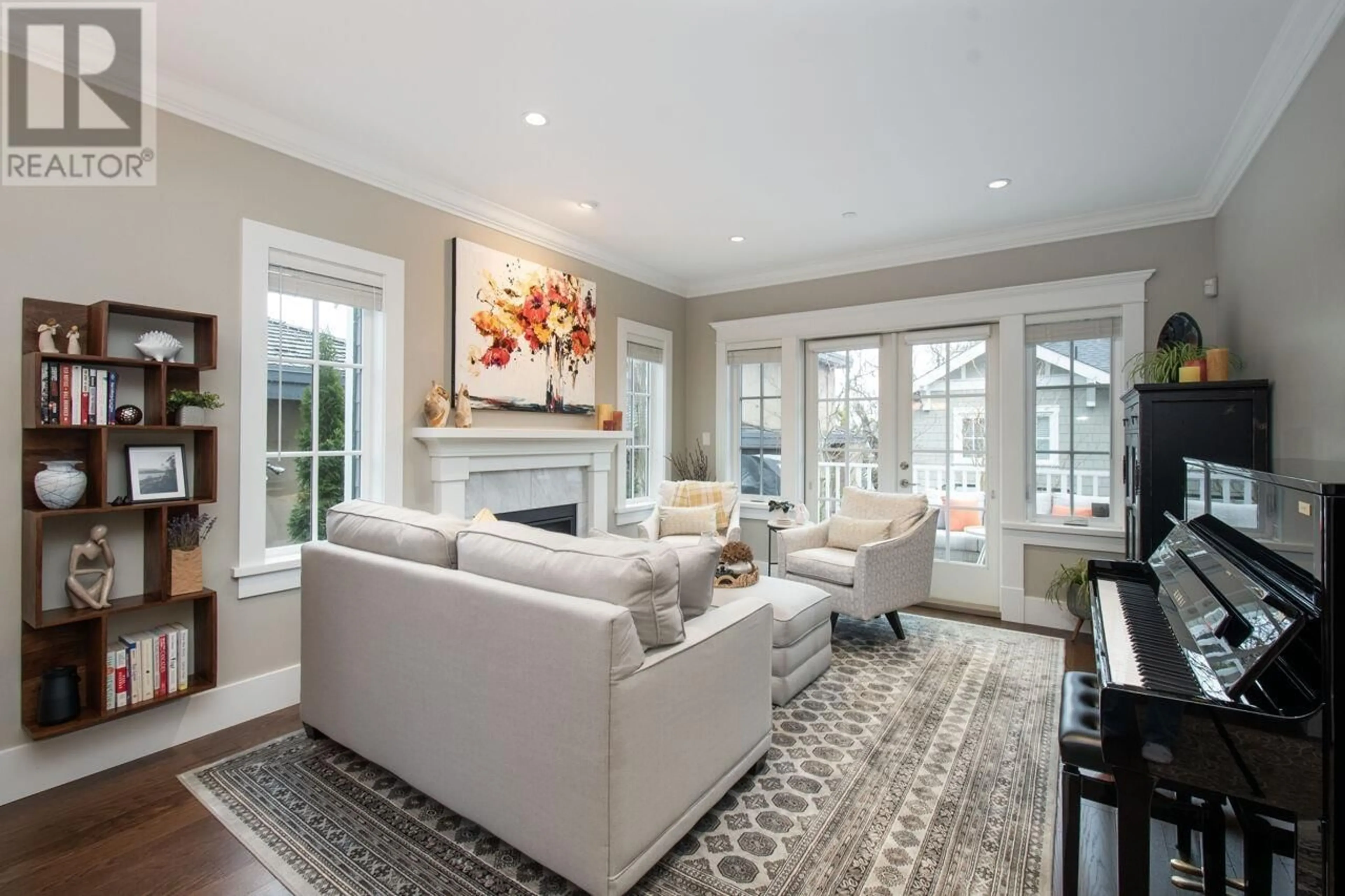 Living room with furniture, unknown for 1421 GORDON AVENUE, West Vancouver British Columbia V7T1R5