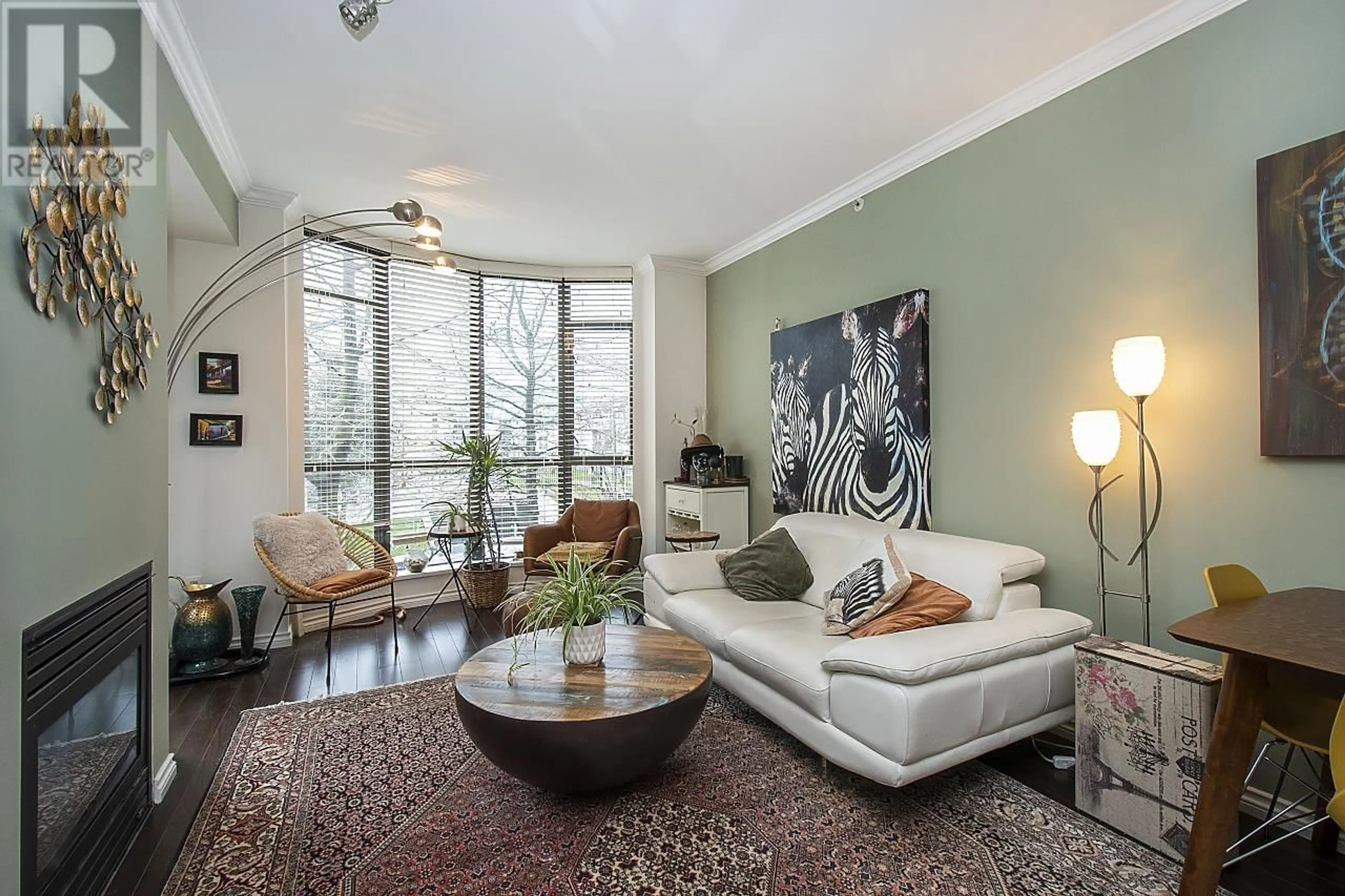 Living room with furniture, unknown for 314 - 170 1ST STREET, North Vancouver British Columbia V7M3P2