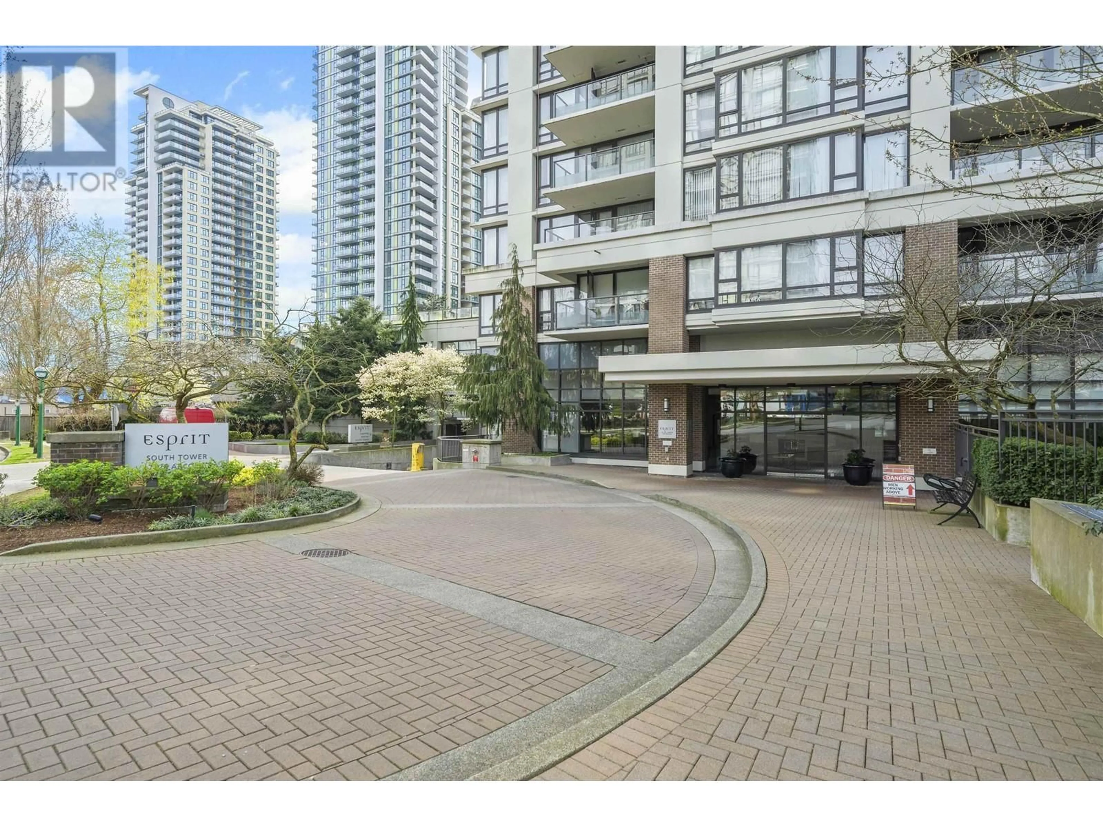 Patio, street for 1806 - 7328 ARCOLA STREET, Burnaby British Columbia V5E0A7