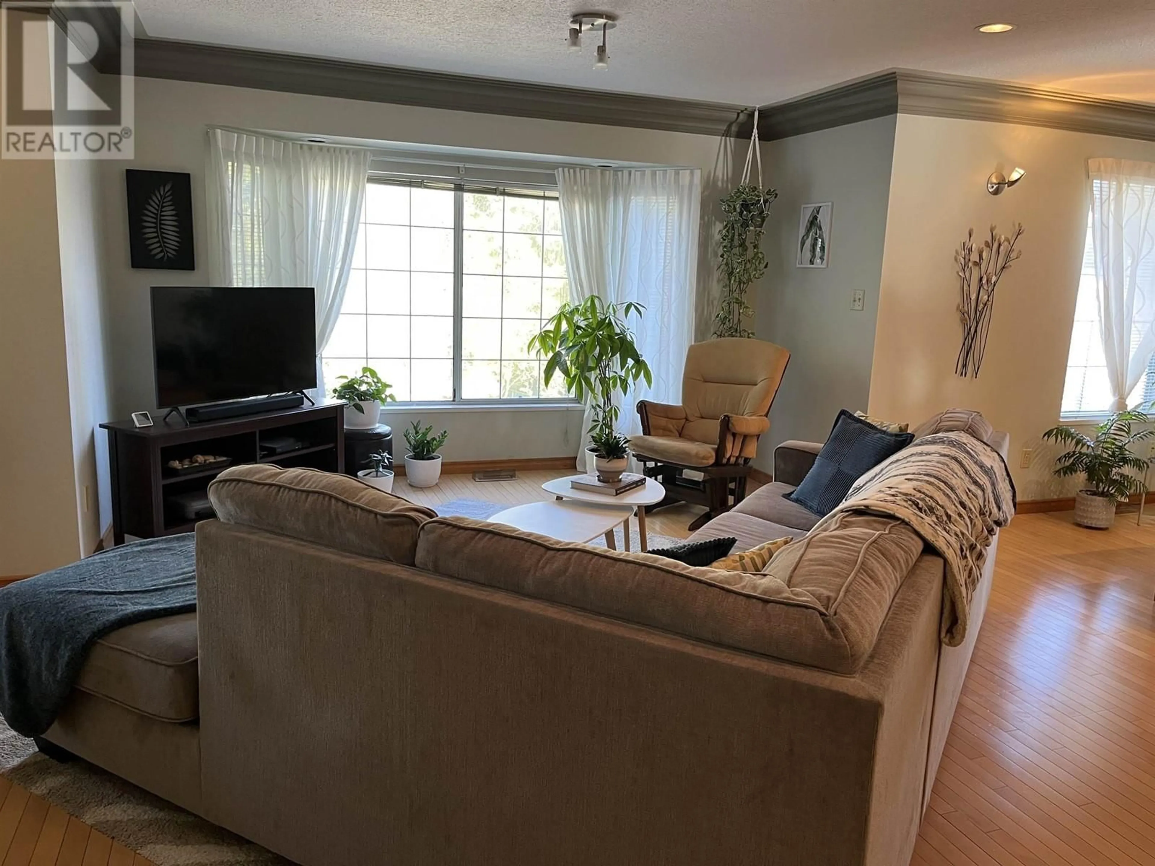 Living room with furniture, unknown for 1264 LASALLE PLACE, Coquitlam British Columbia V3B6T5