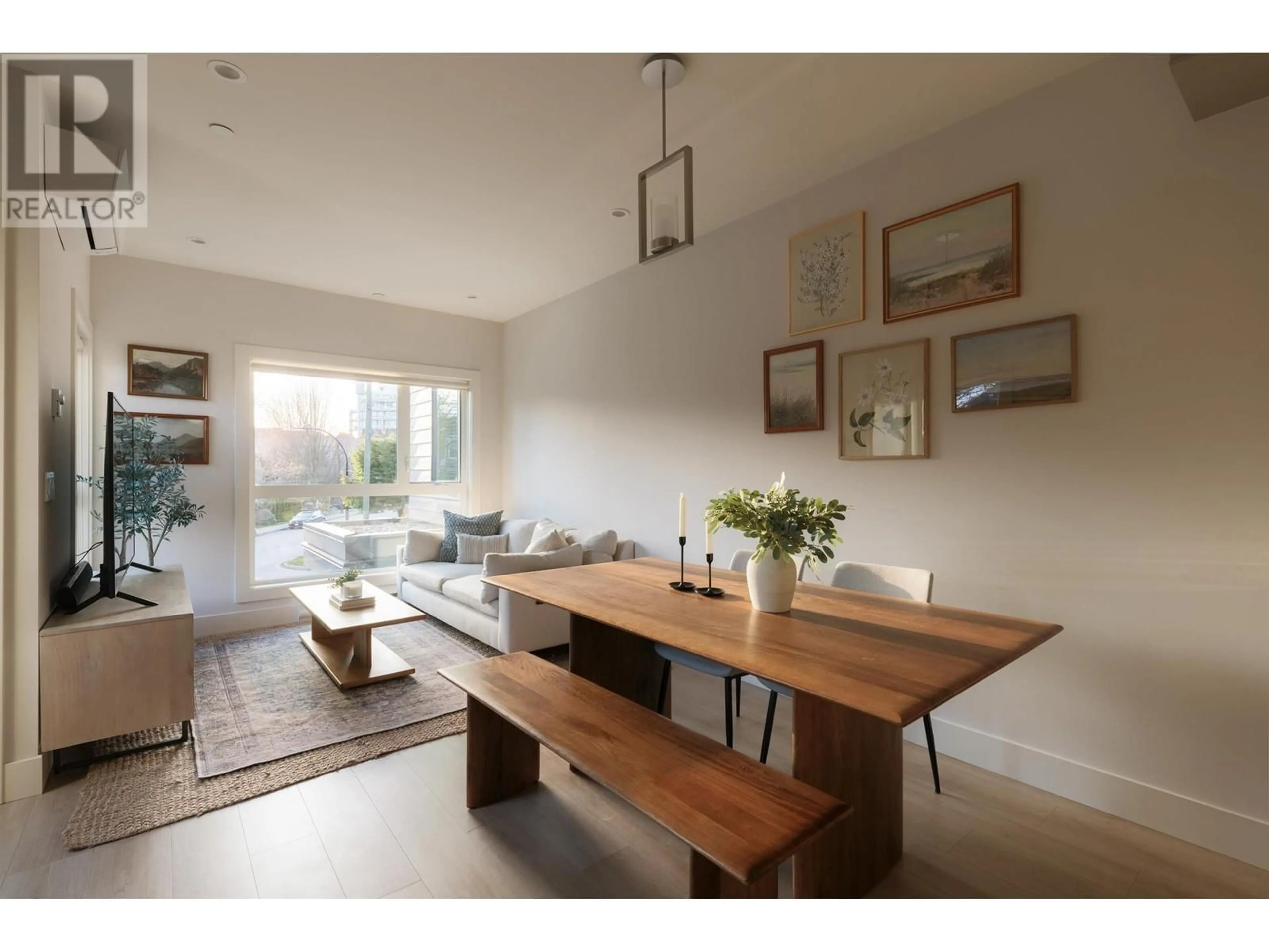Dining room, wood/laminate floor for 224 8TH STREET, North Vancouver British Columbia V7L1Z1