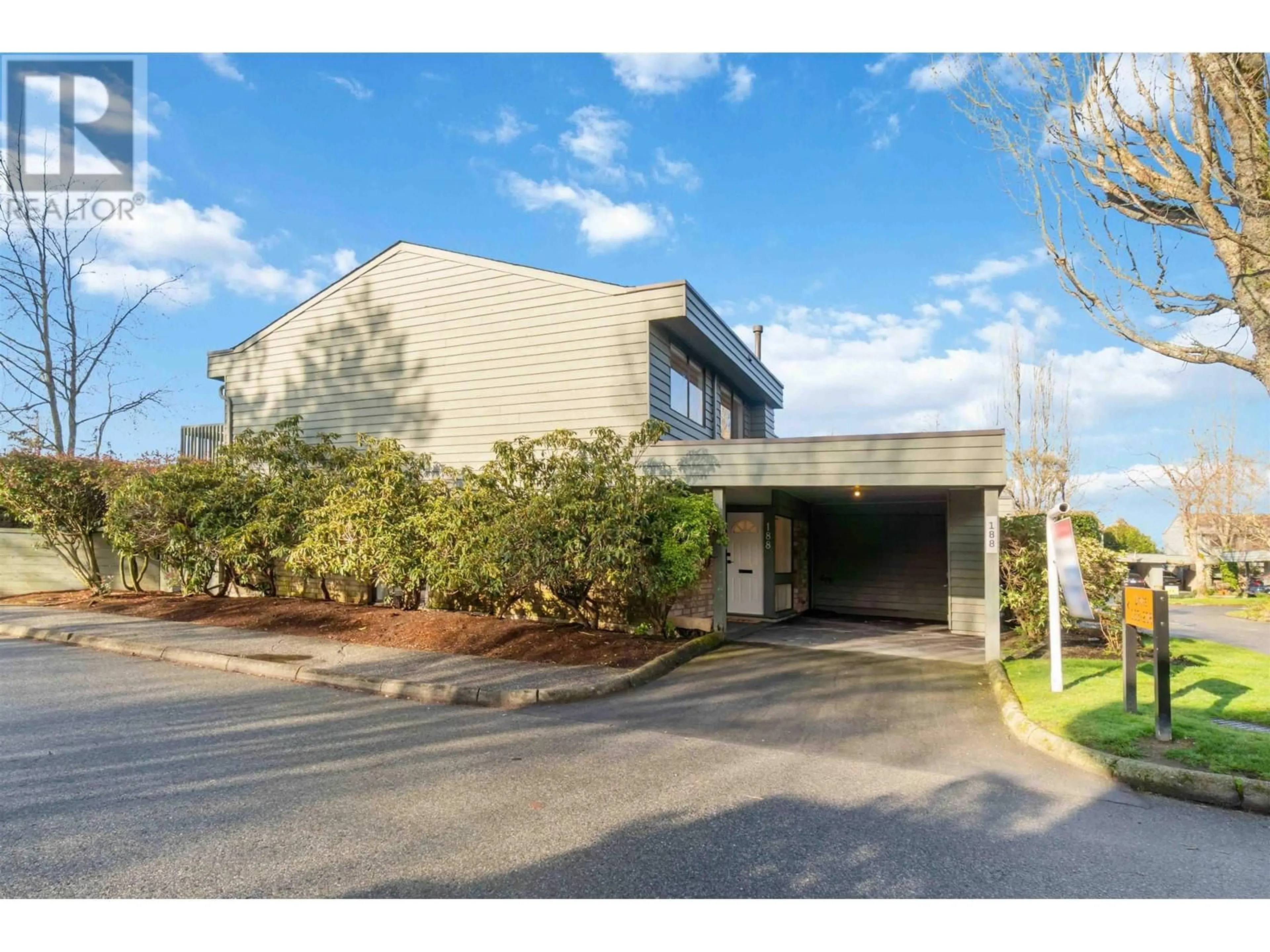 Indoor foyer for 188 - 3031 WILLIAMS ROAD, Richmond British Columbia V7E4G1