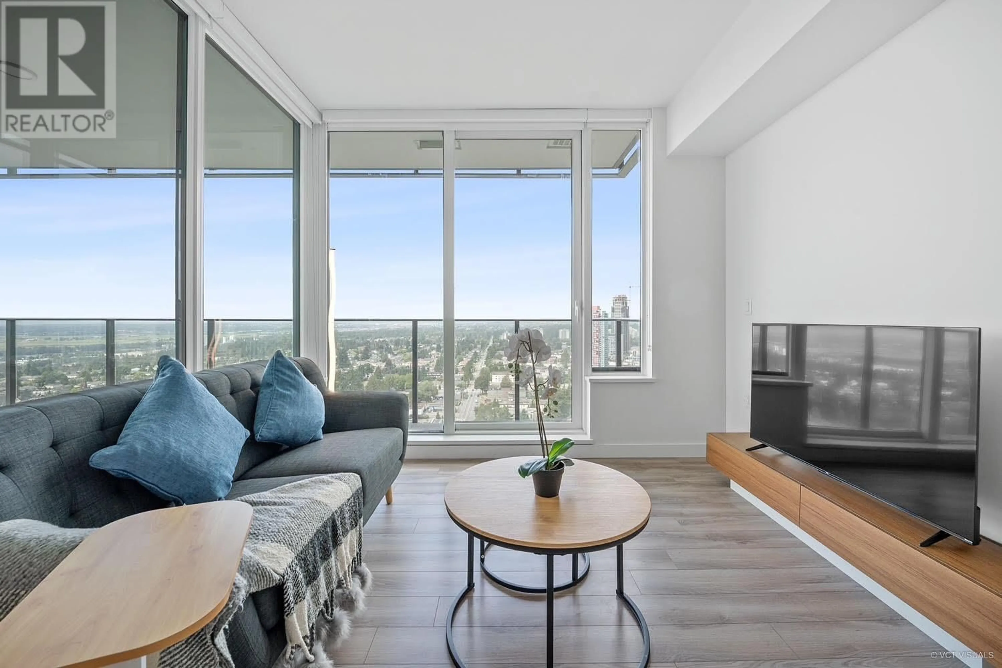 Living room with furniture, unknown for 2709 - 6699 DUNBLANE AVENUE, Burnaby British Columbia V5H0J8