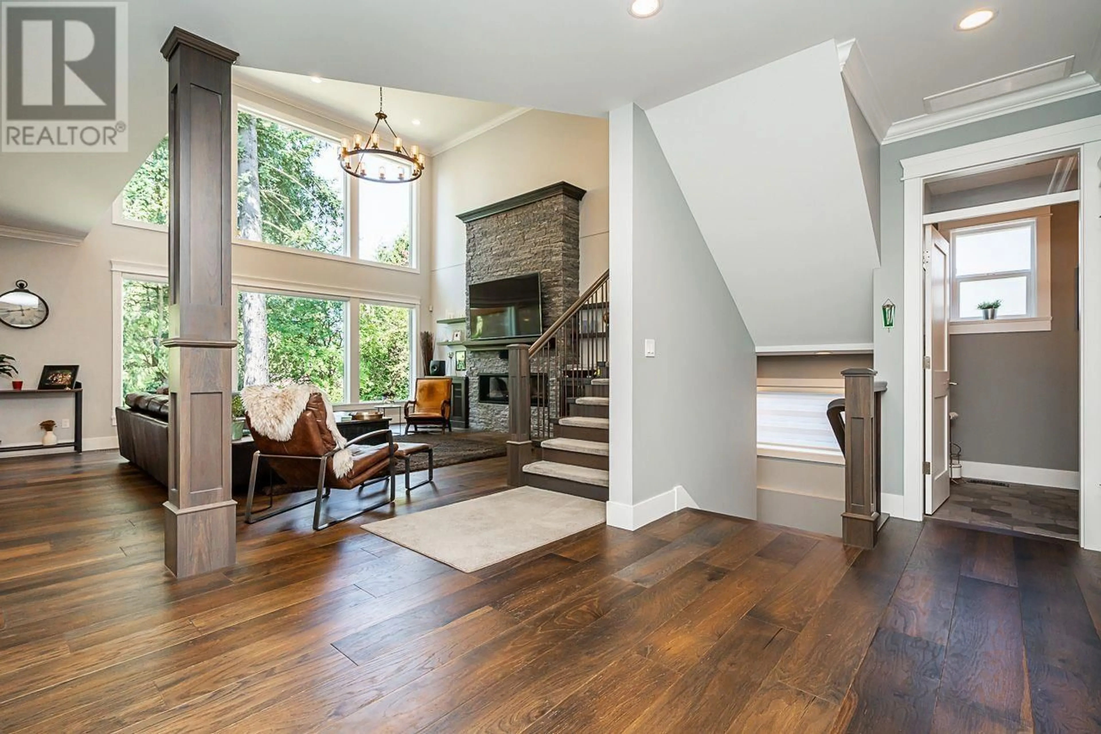 Indoor entryway for 190 FINNIGAN STREET, Coquitlam British Columbia V3K5J1