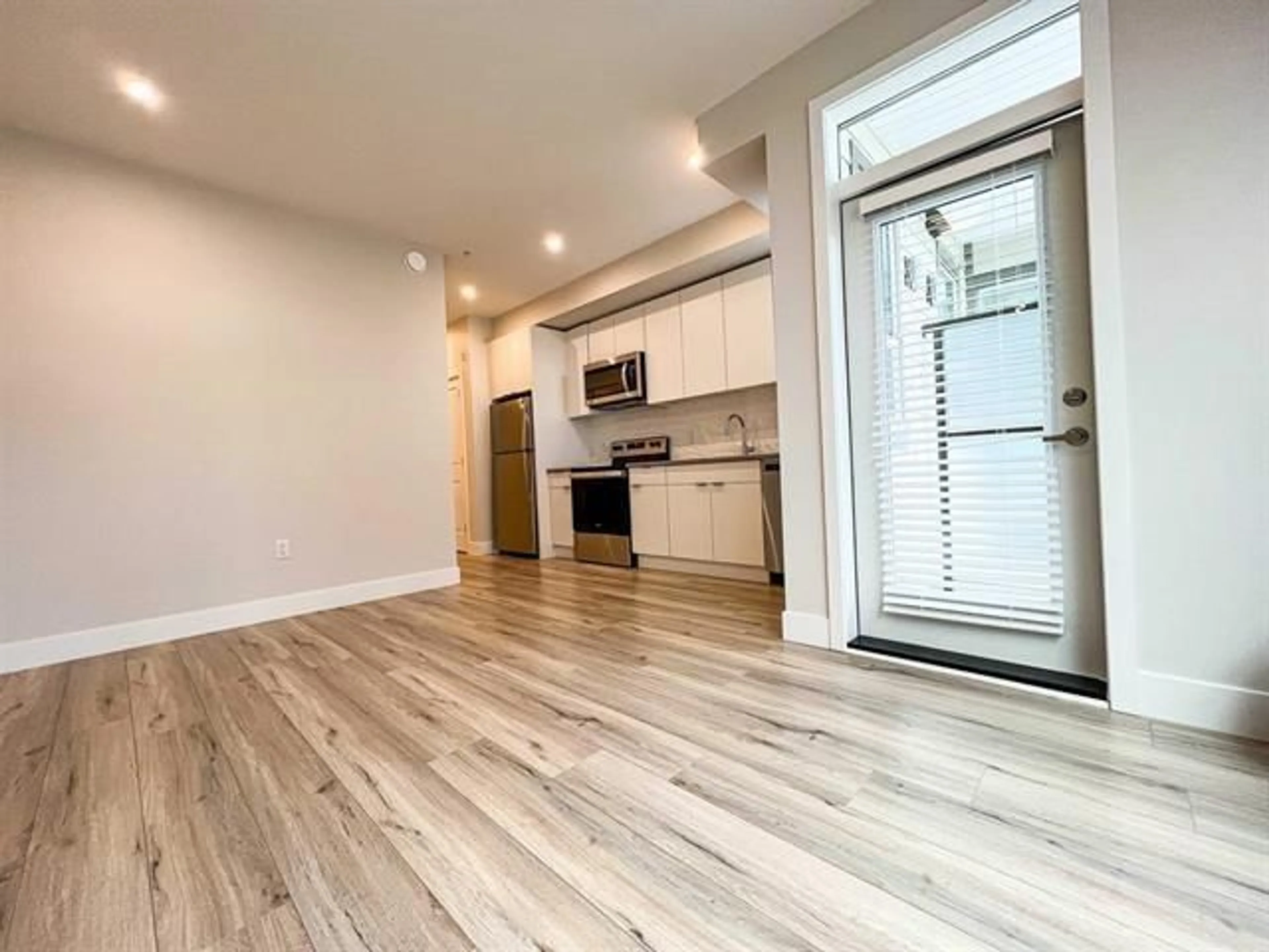 A pic of a room for 305 - 1514 MCCALLUM, Abbotsford British Columbia V2S8A3