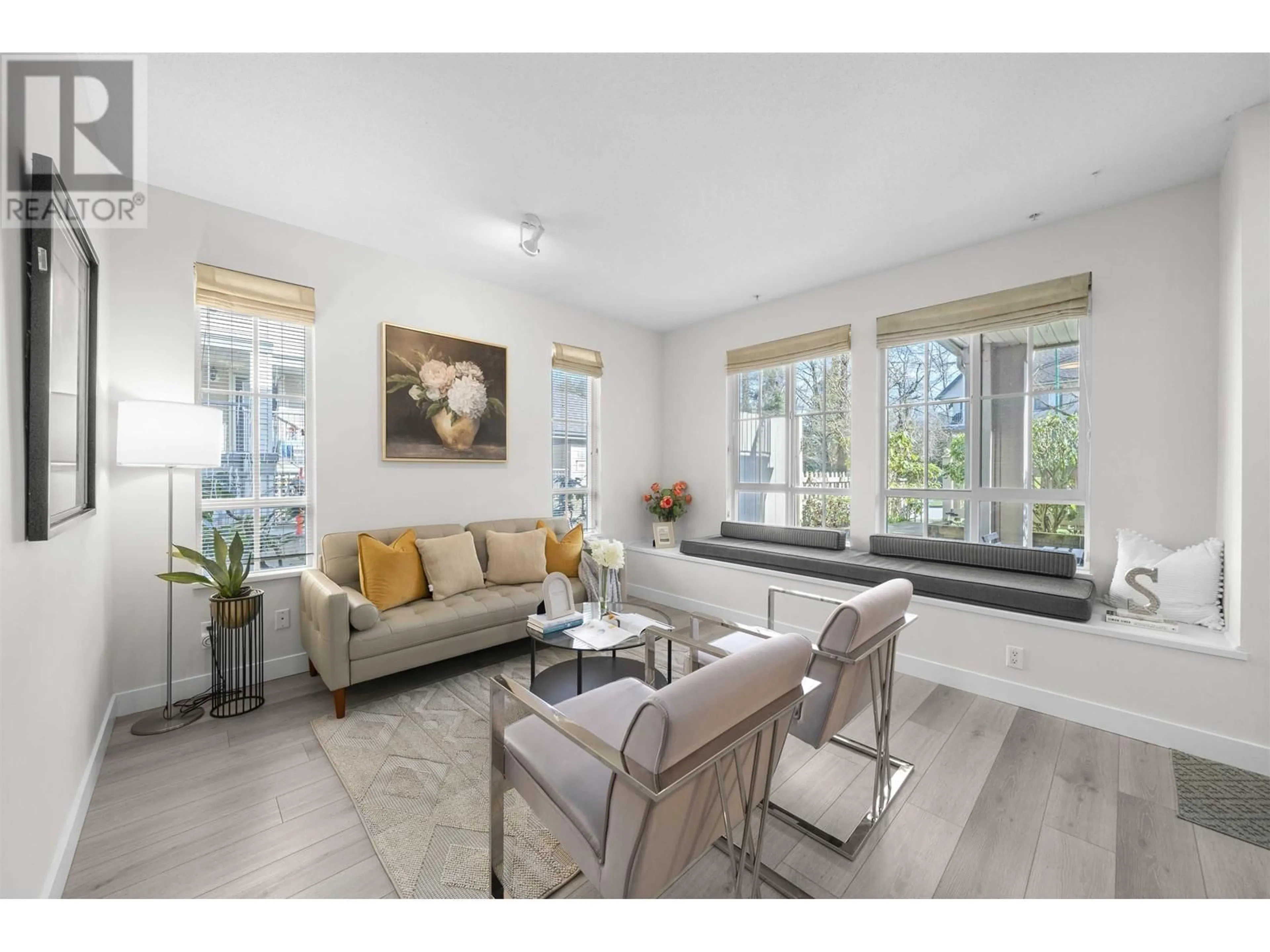 Living room with furniture, unknown for 2 - 7503 18TH STREET, Burnaby British Columbia V3N5E8