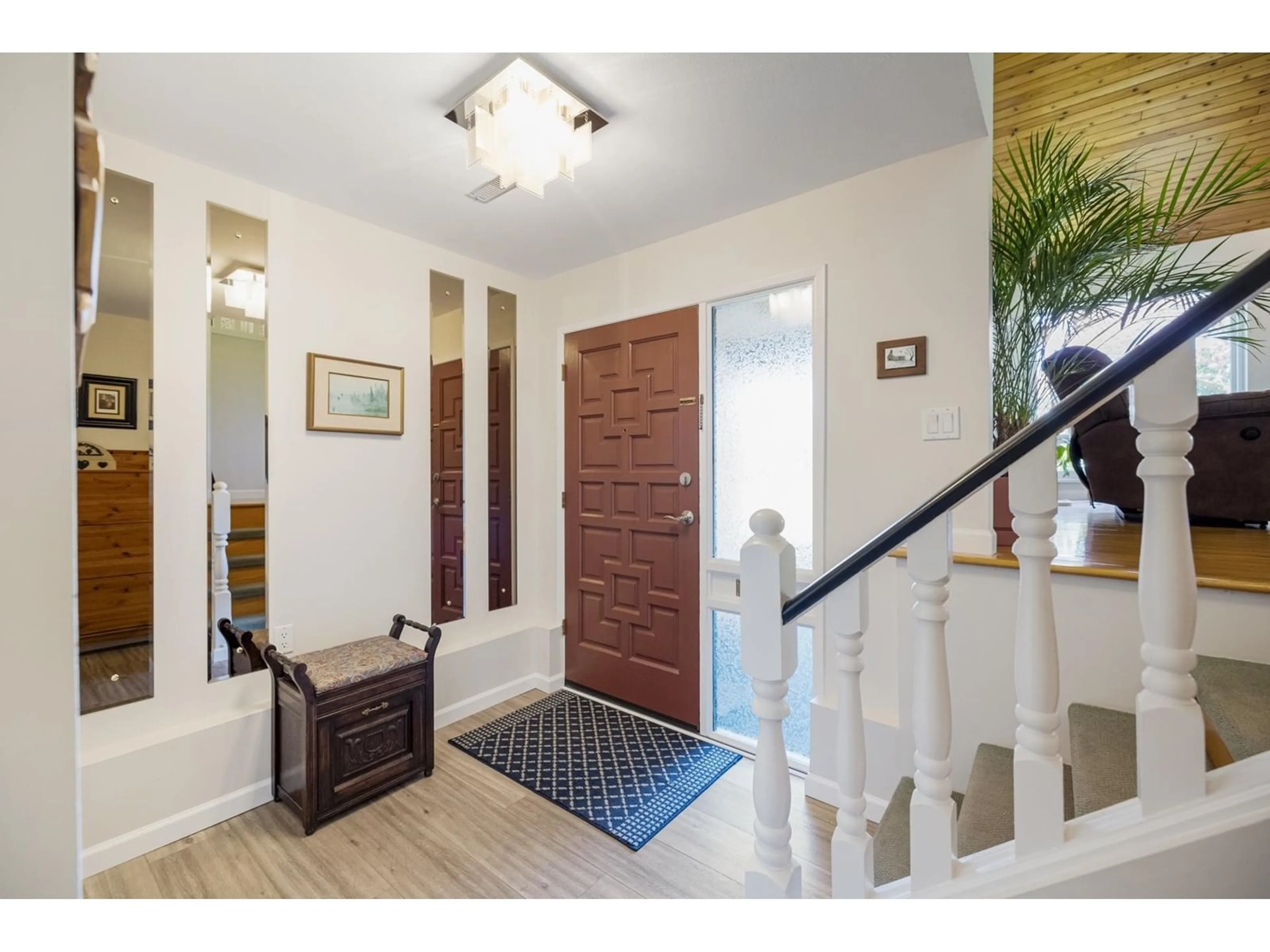 Indoor entryway for 7784 WANSFORD, Delta British Columbia V4C7S9