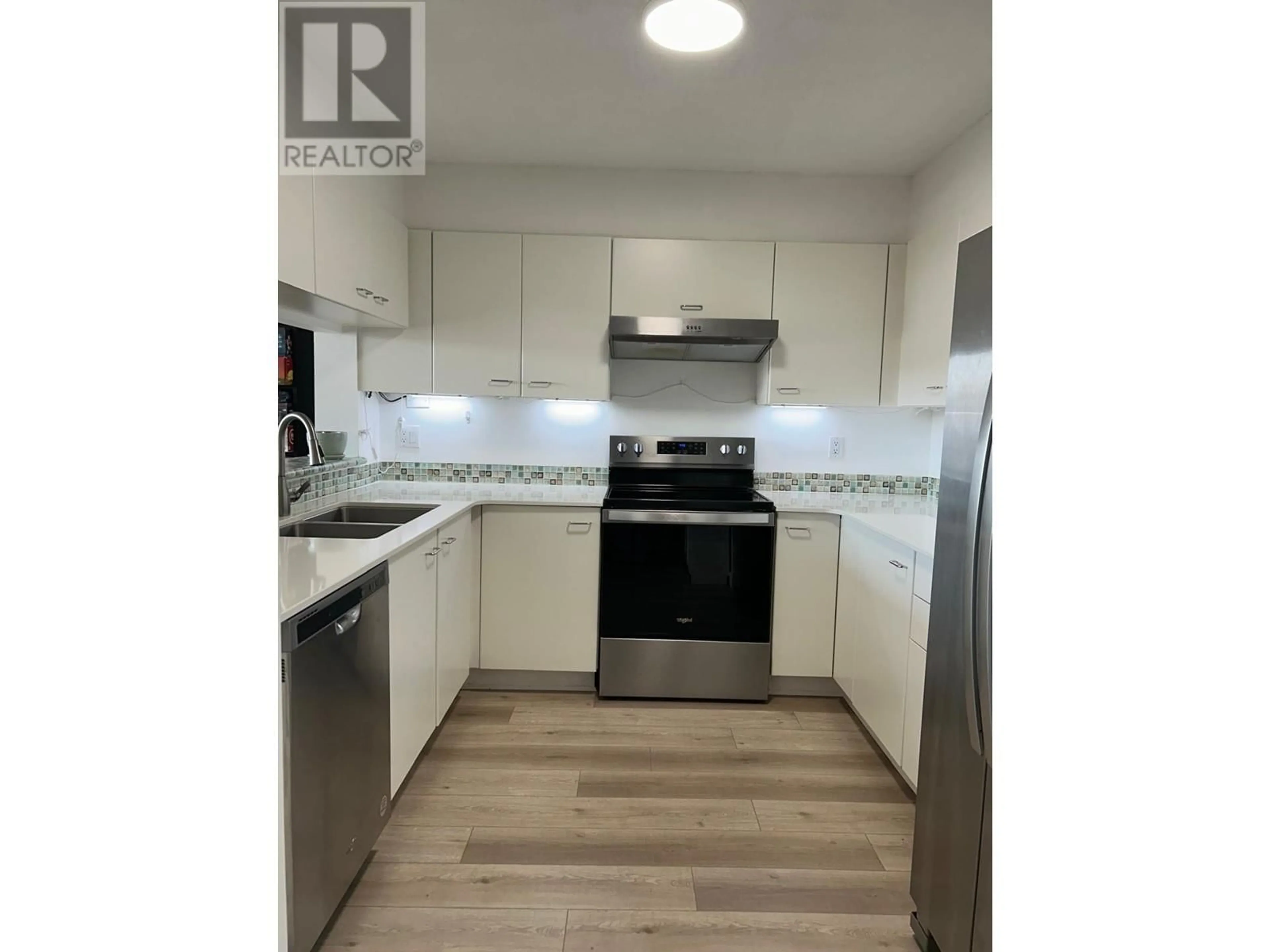 Standard kitchen, wood/laminate floor for 507 - 1148 HEFFLEY CRESCENT, Coquitlam British Columbia V3B8A6