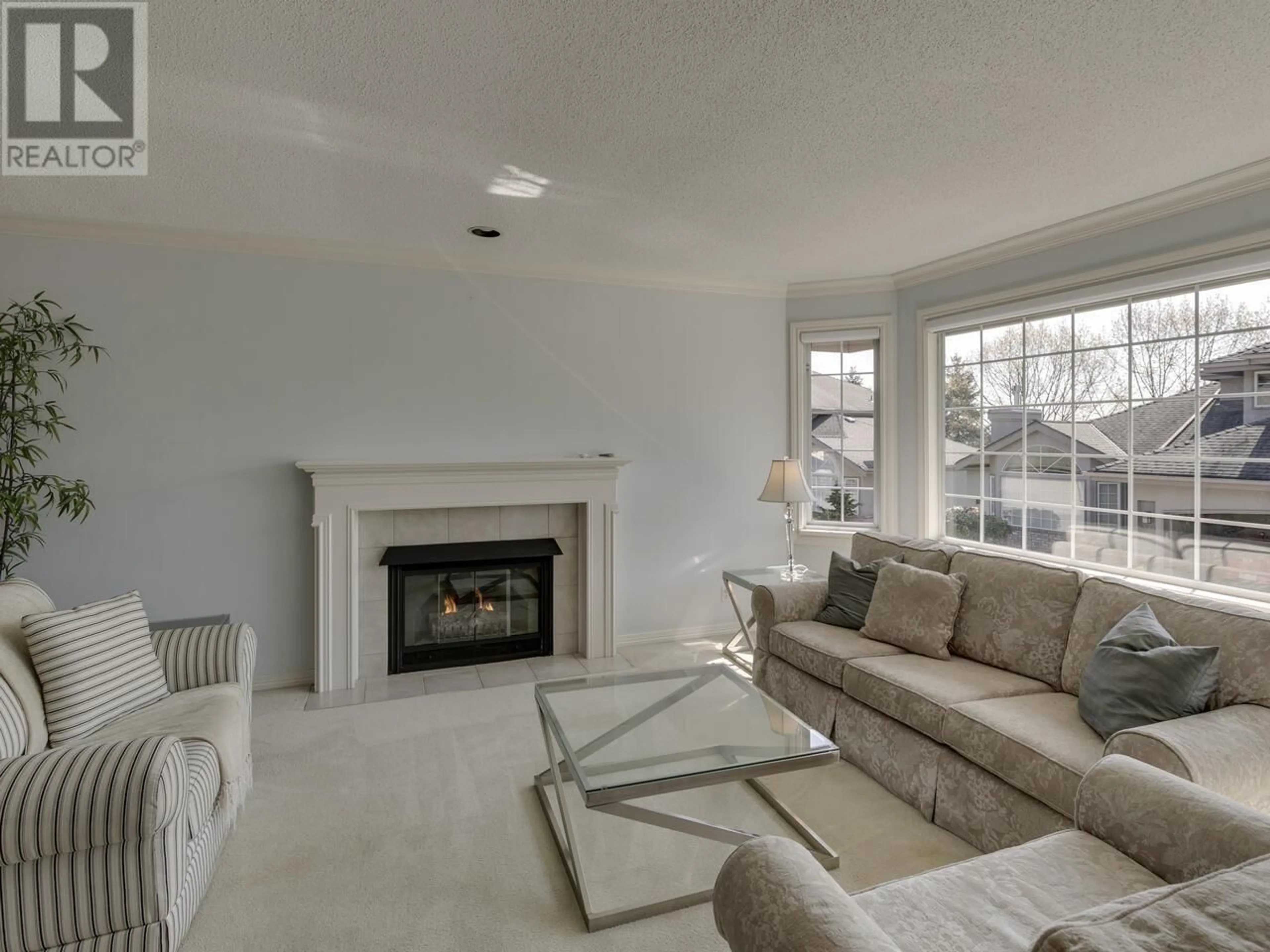 Living room with furniture, unknown for 423A BROMLEY STREET, Coquitlam British Columbia V3K6N7