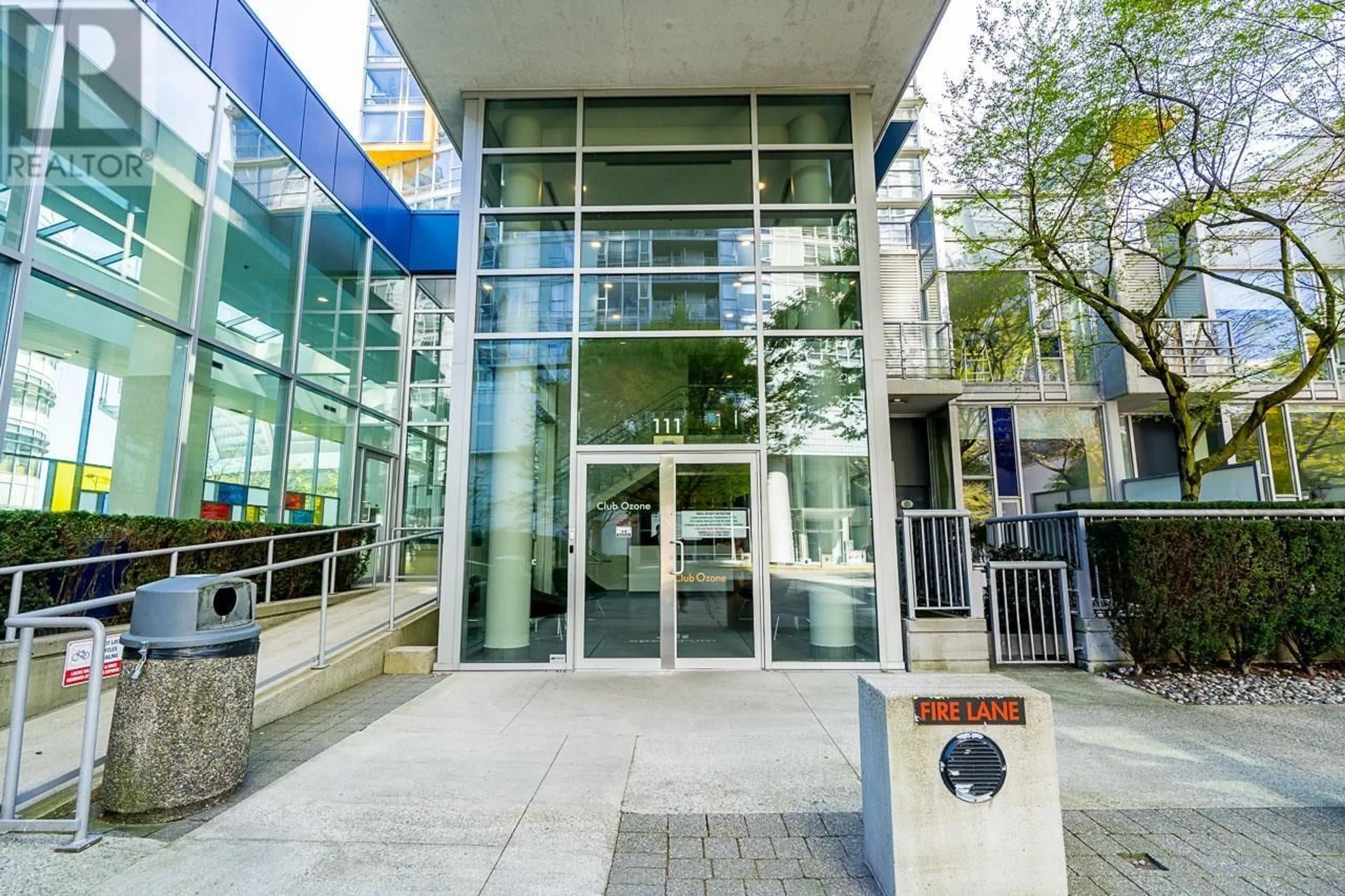 Indoor foyer for 2803 - 111 GEORGIA STREET, Vancouver British Columbia V6B1T8