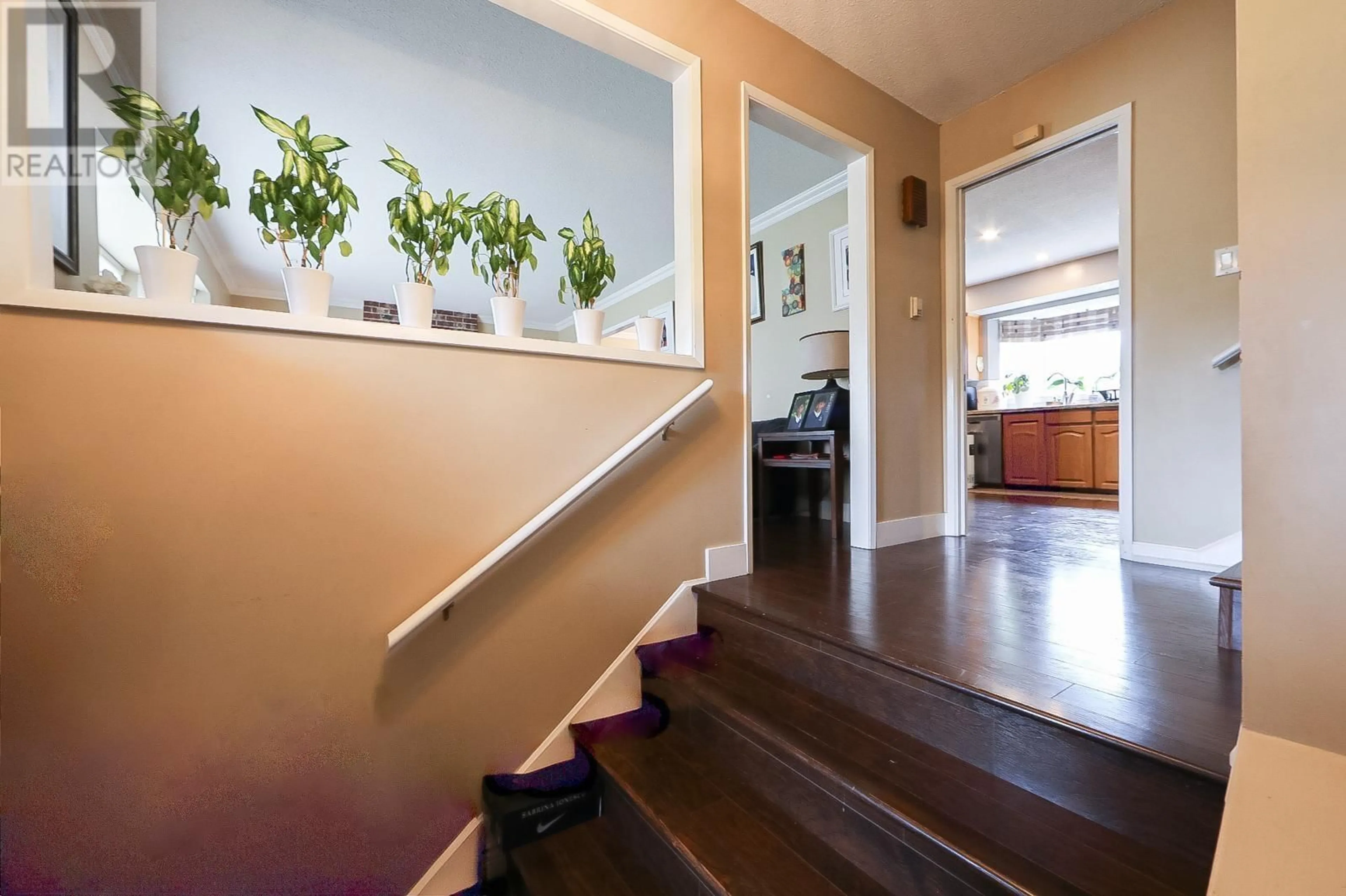 Indoor entryway for 10340 BAMBERTON DRIVE, Richmond British Columbia V7A1K3