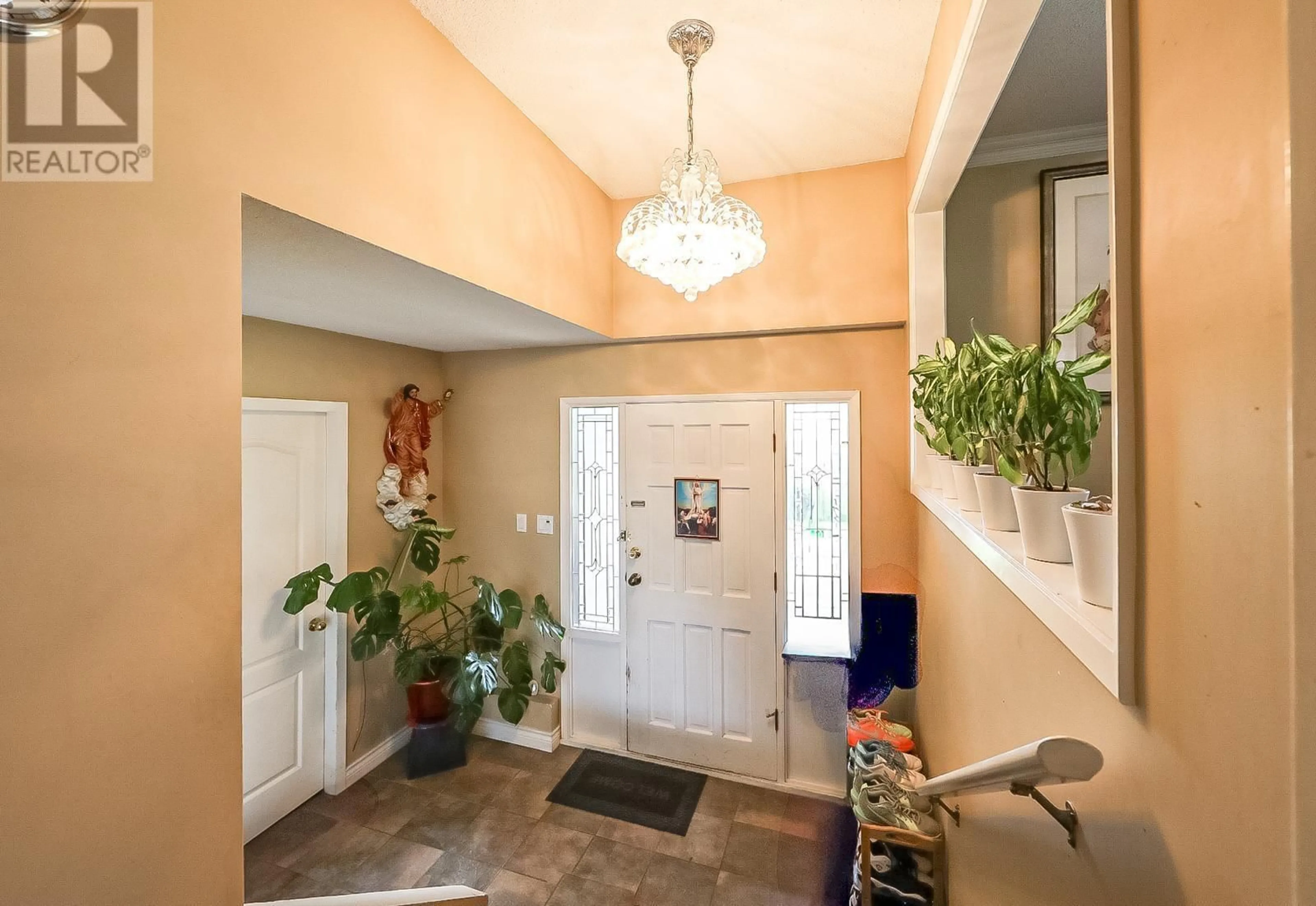 Indoor entryway for 10340 BAMBERTON DRIVE, Richmond British Columbia V7A1K3