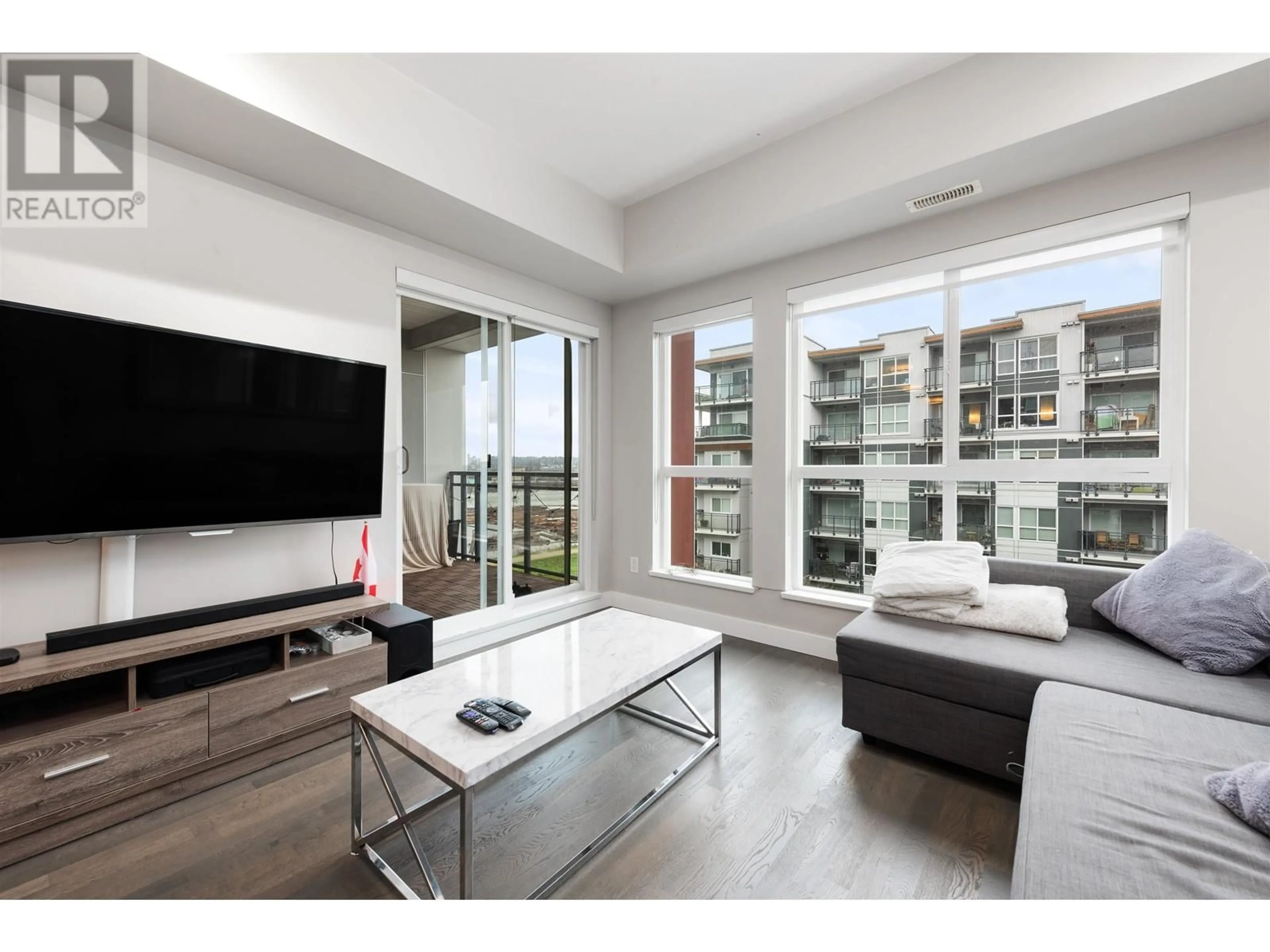 Living room with furniture, unknown for 516 - 10033 RIVER DRIVE, Richmond British Columbia V6X0L2