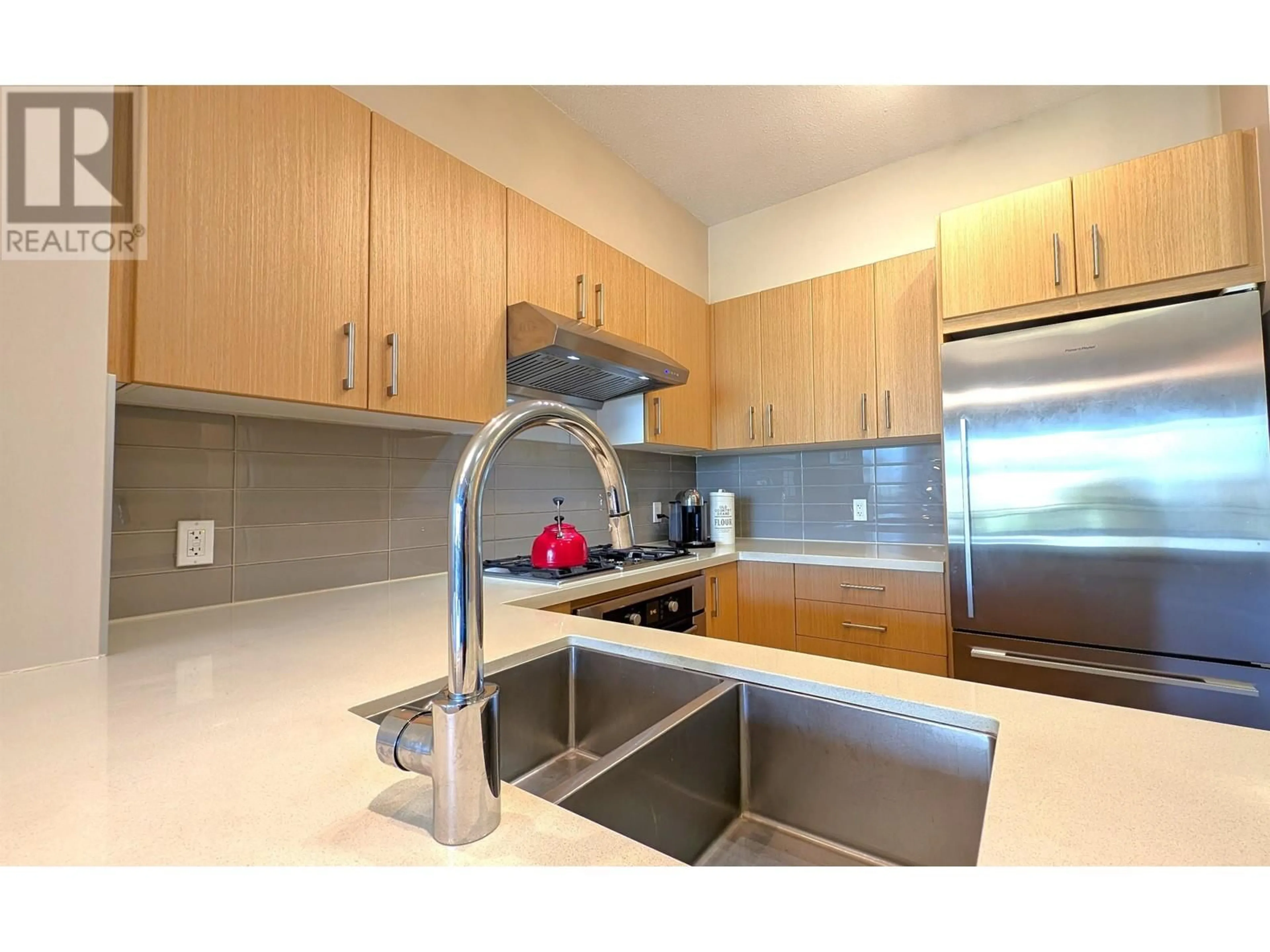 Standard kitchen, unknown for 418 - 3133 RIVERWALK AVENUE, Vancouver British Columbia V5S0A7