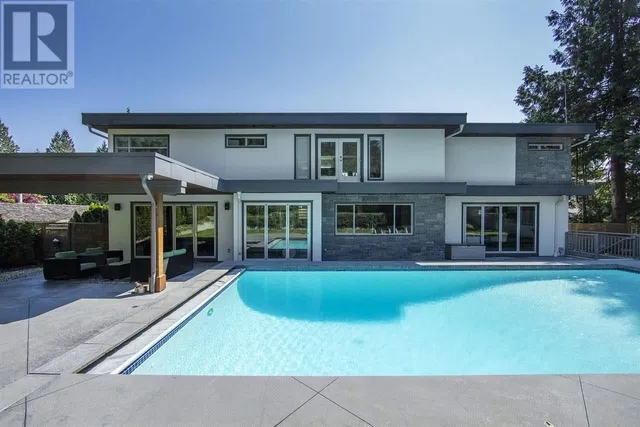 3771 SOUTHRIDGE AVENUE, West Vancouver 2
