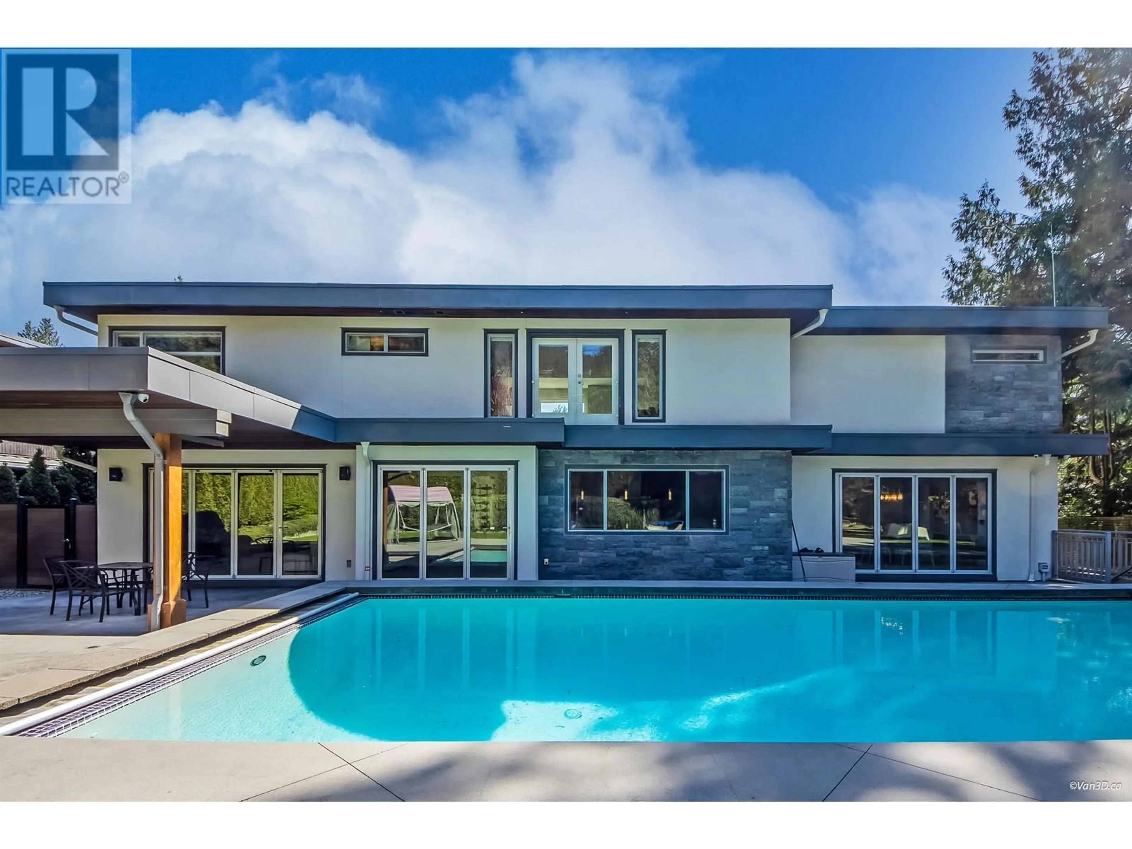 Pool for 3771 SOUTHRIDGE AVENUE, West Vancouver British Columbia V7V3H9