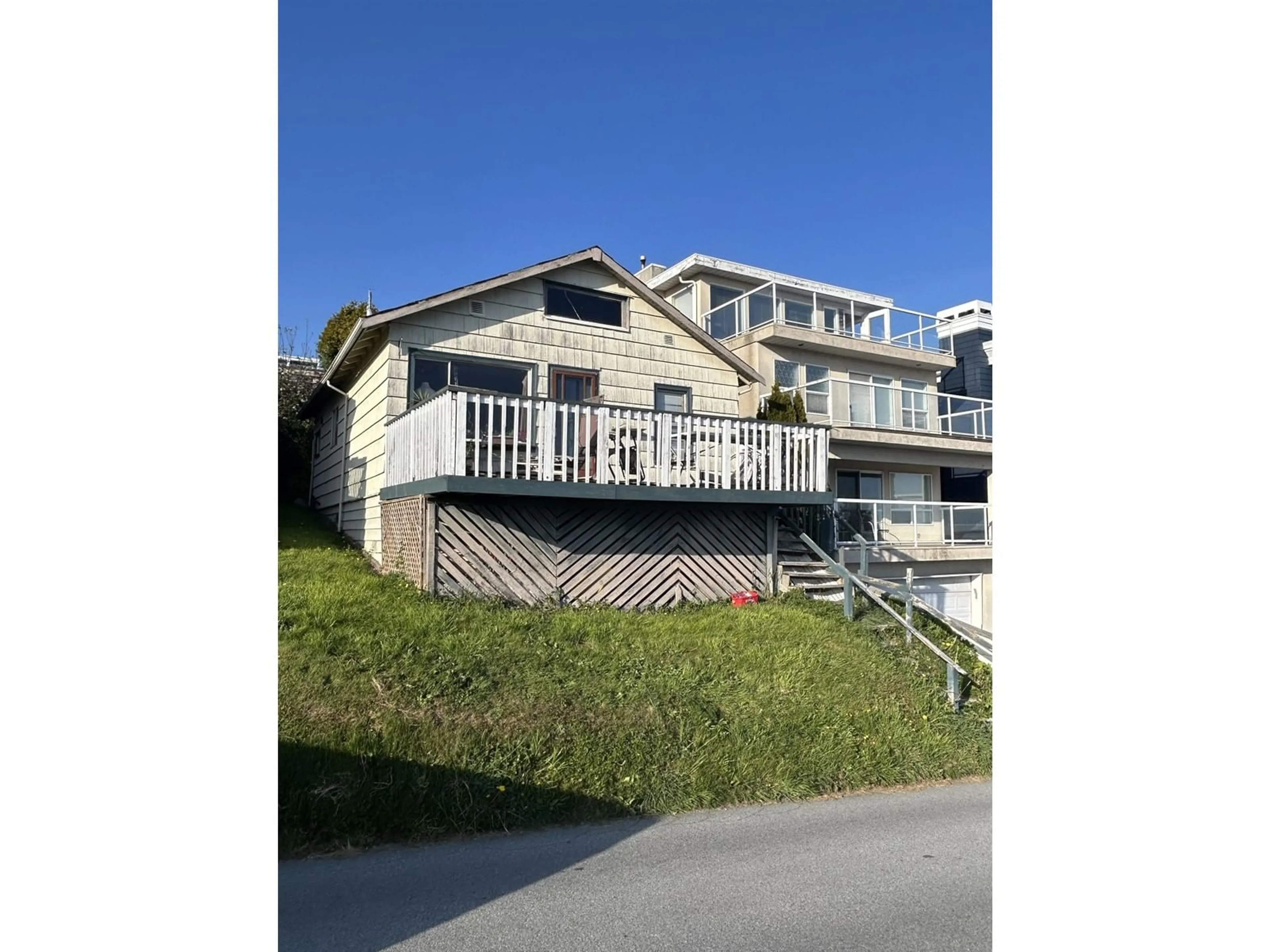 Unknown for 15416 COLUMBIA, White Rock British Columbia V4B1J9