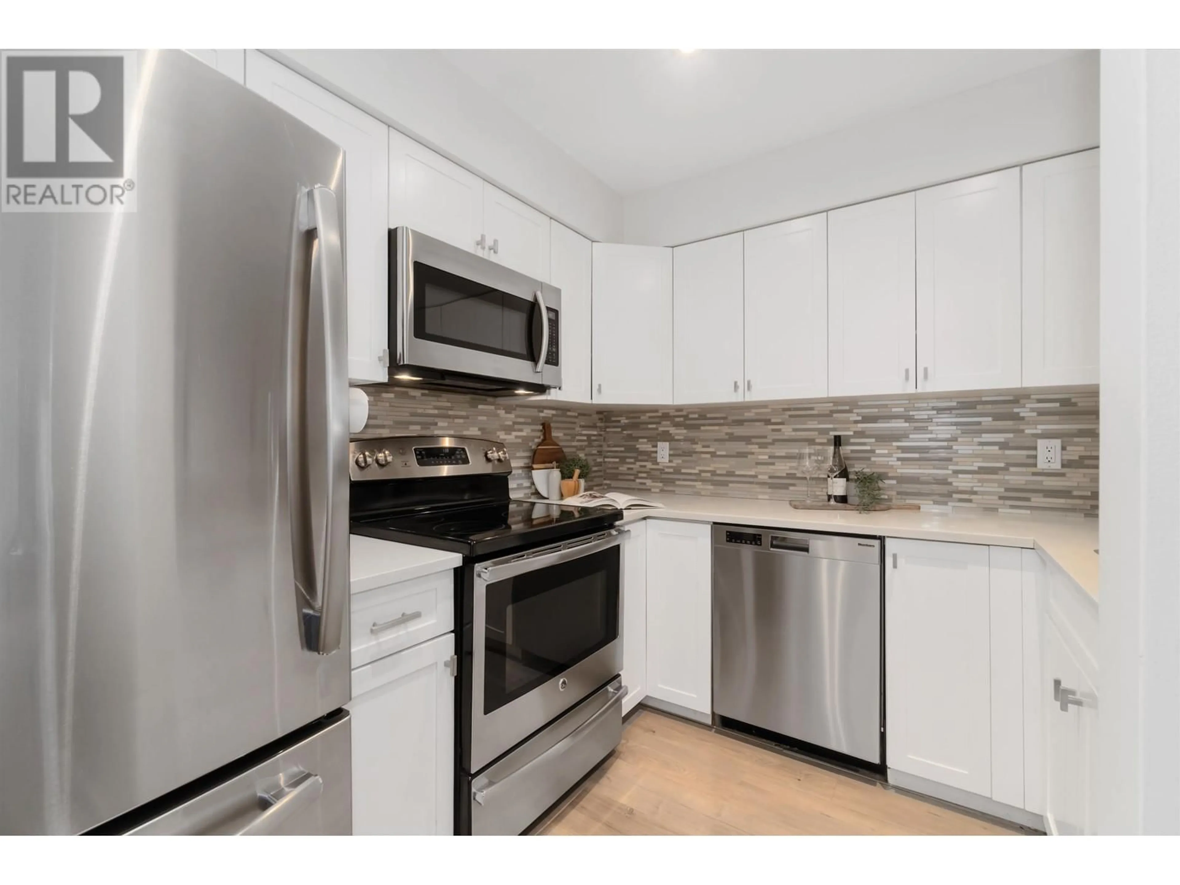 Standard kitchen, unknown for 11 - 65 FOXWOOD DRIVE, Port Moody British Columbia V3H4Z5