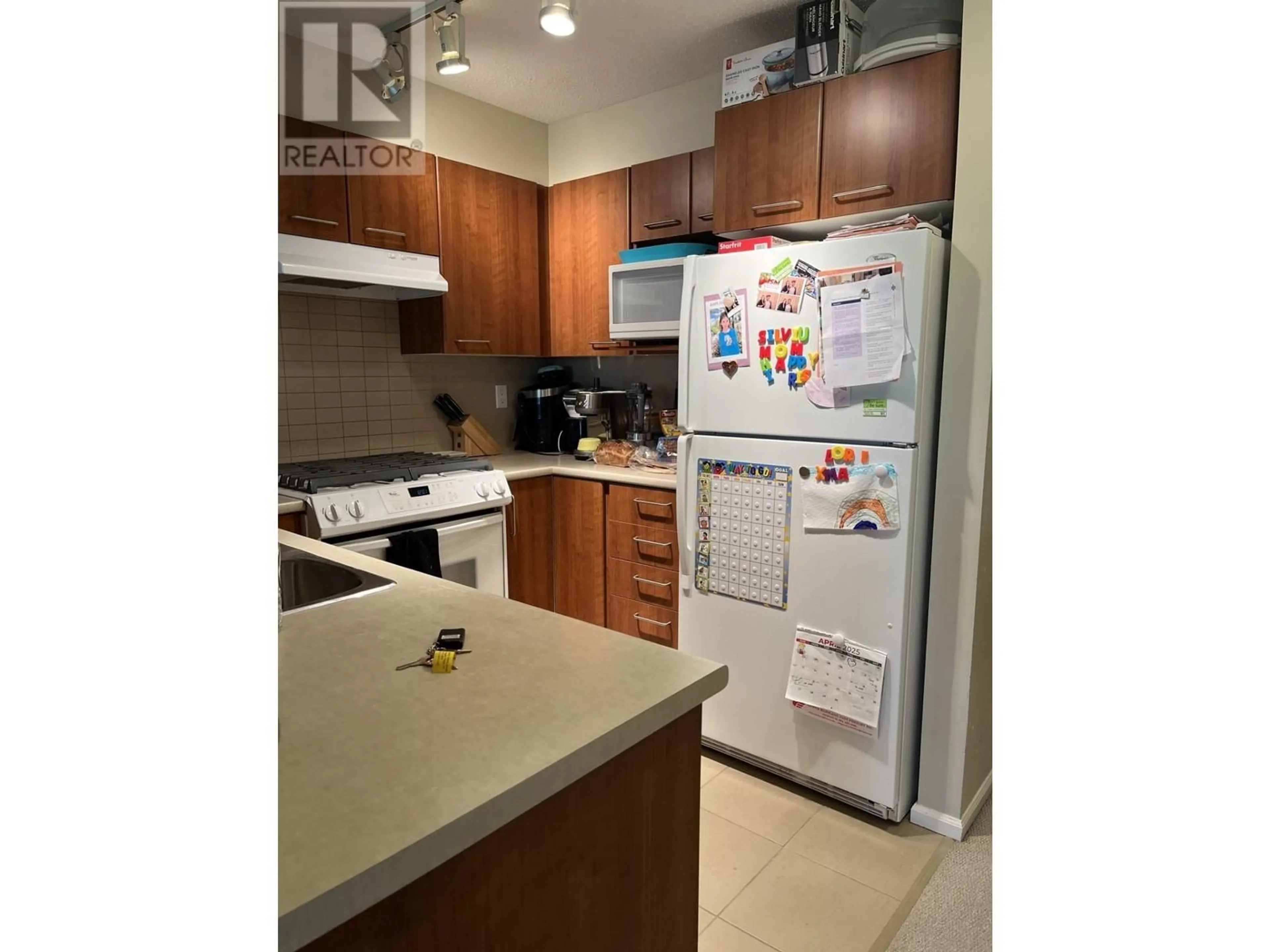 Standard kitchen, unknown for 463 - 9100 FERNDALE ROAD, Richmond British Columbia V6Y4L1