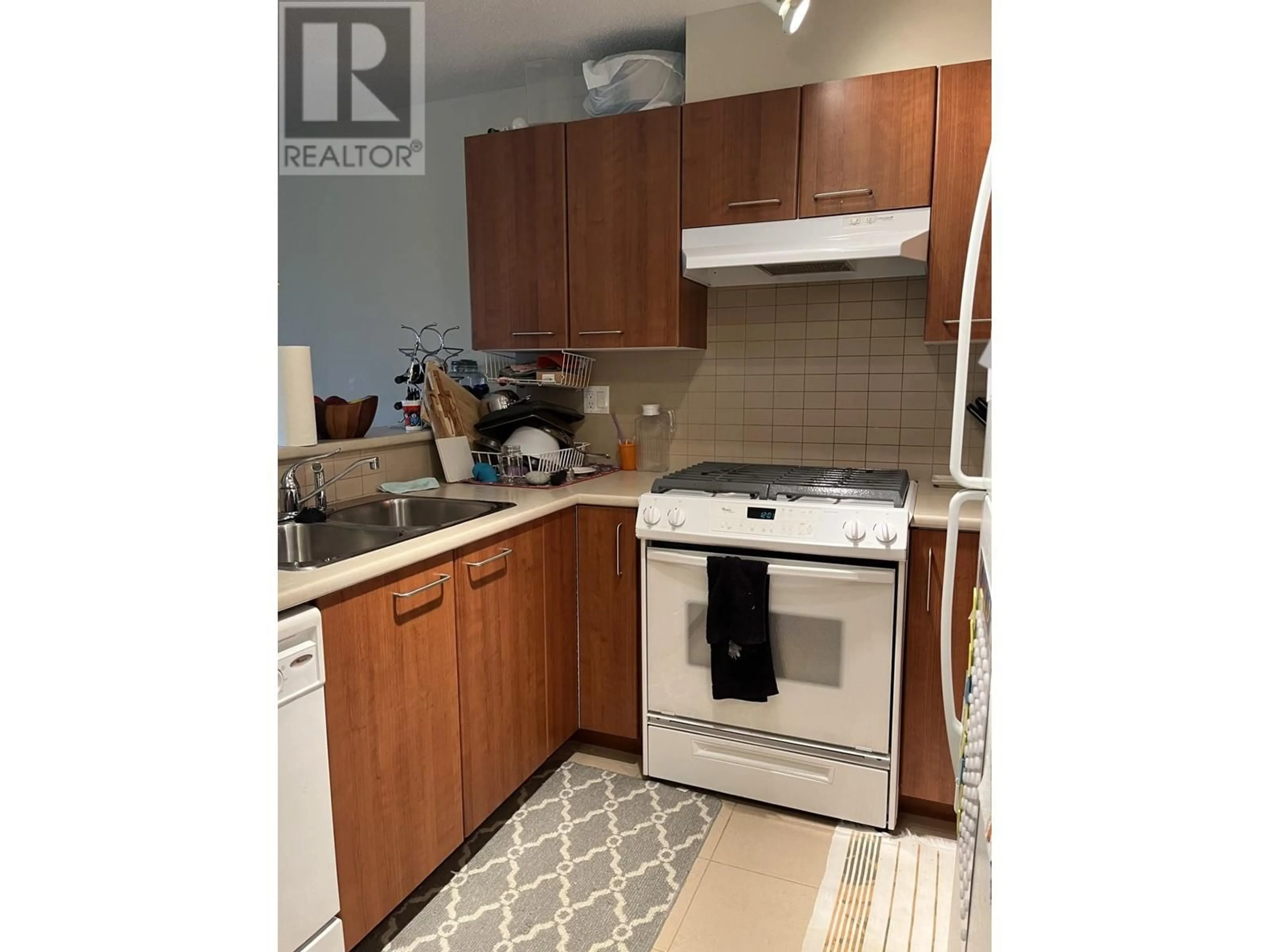 Standard kitchen, unknown for 463 - 9100 FERNDALE ROAD, Richmond British Columbia V6Y4L1
