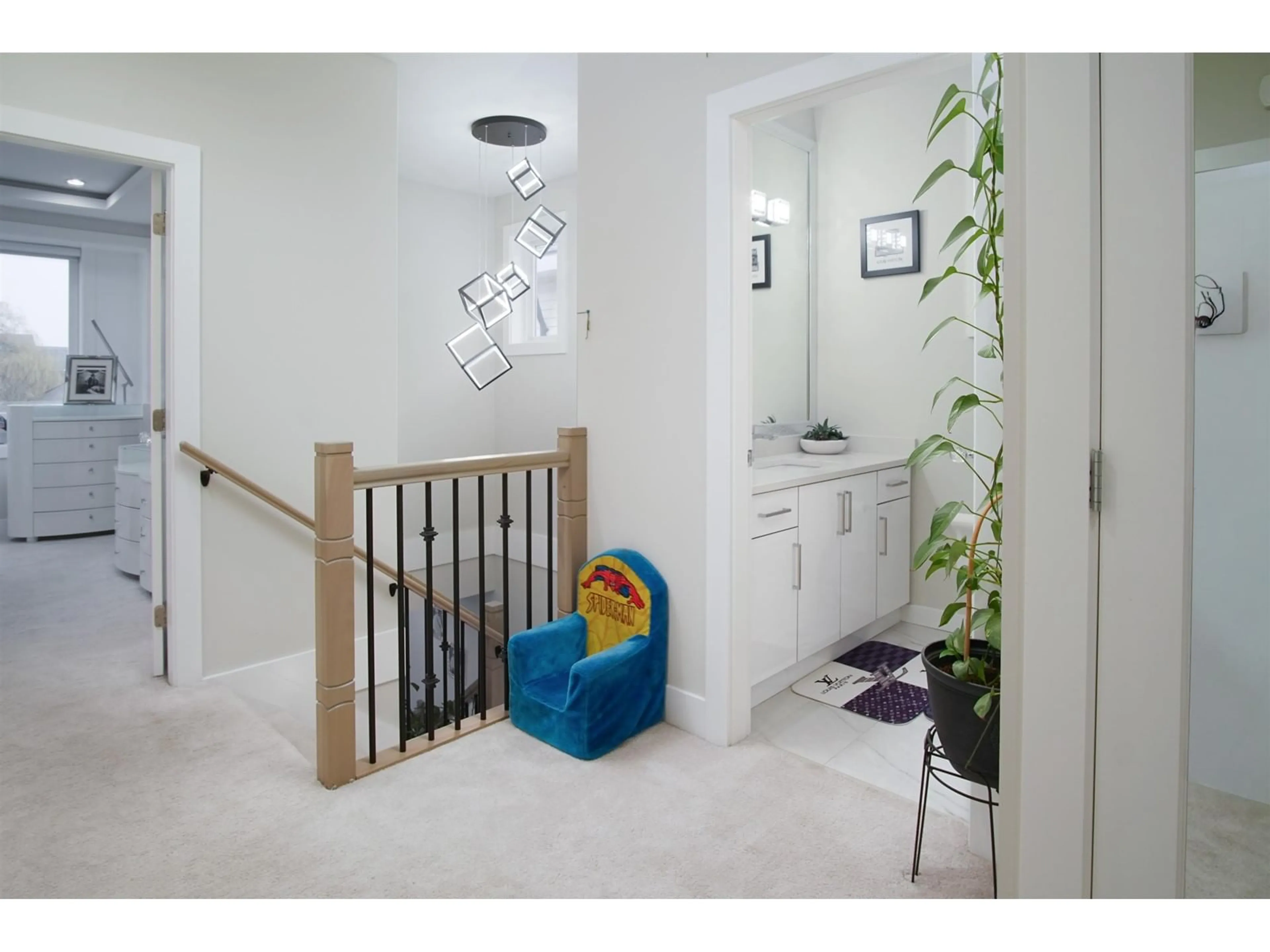 Indoor entryway for 19247 71, Surrey British Columbia V4N6V1