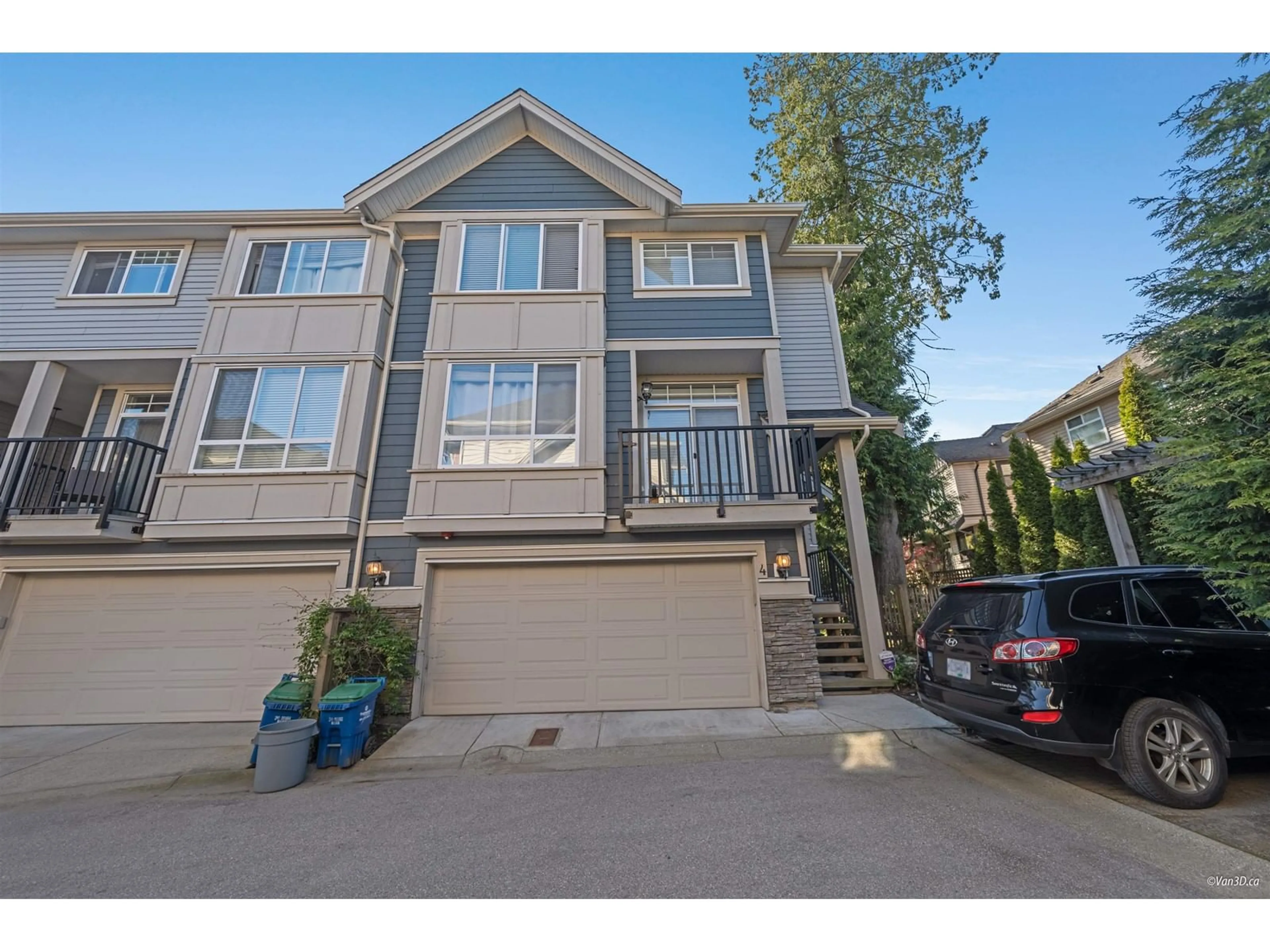 A pic from outside/outdoor area/front of a property/back of a property/a pic from drone, street for 4 - 21017 76, Langley British Columbia V2Y0P9