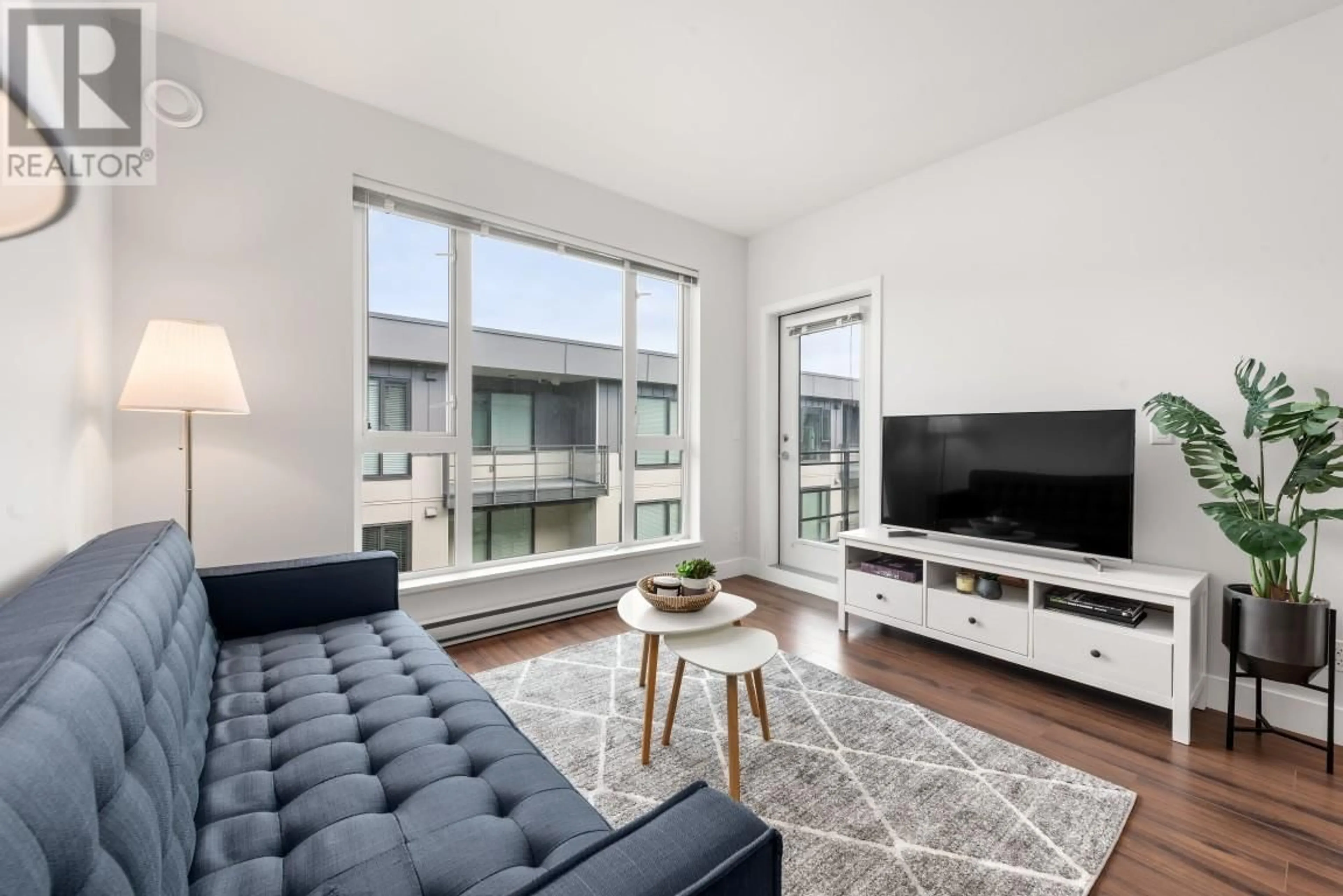 Living room with furniture, unknown for PH38 - 5355 LANE STREET, Burnaby British Columbia V5H0H1
