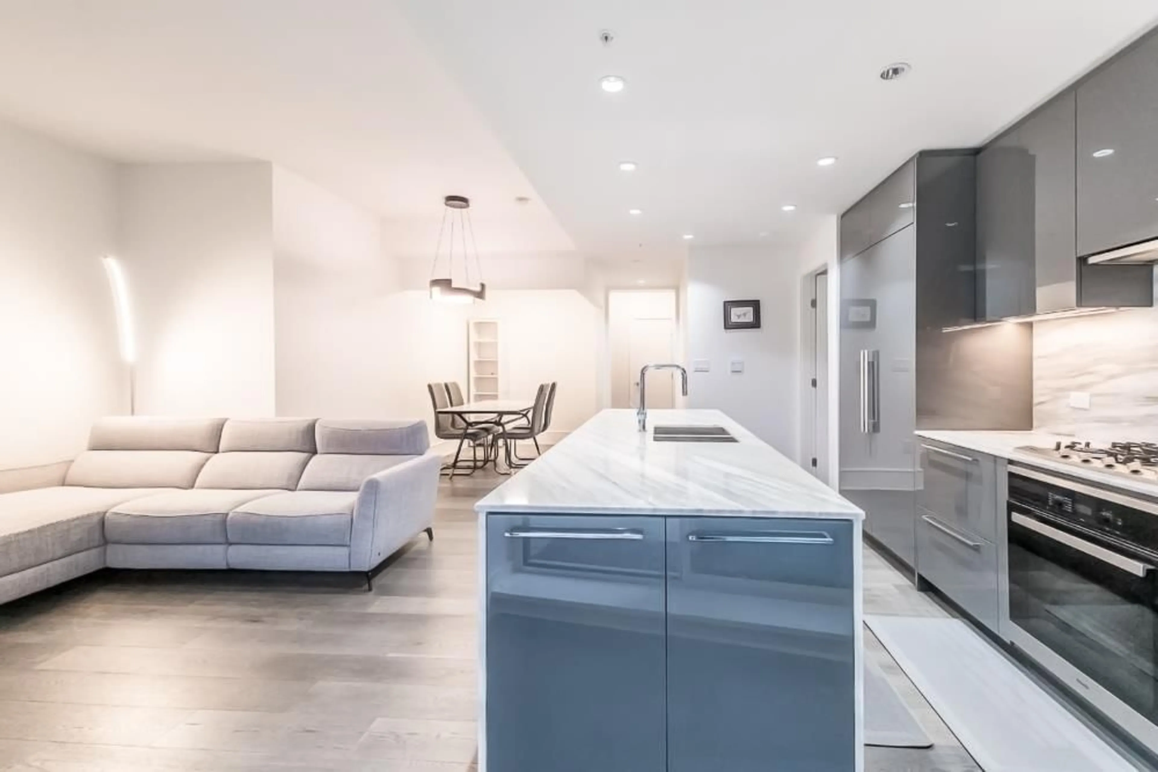 Open concept kitchen, unknown for 604 - 1500 MARTIN, White Rock British Columbia V4B0C2